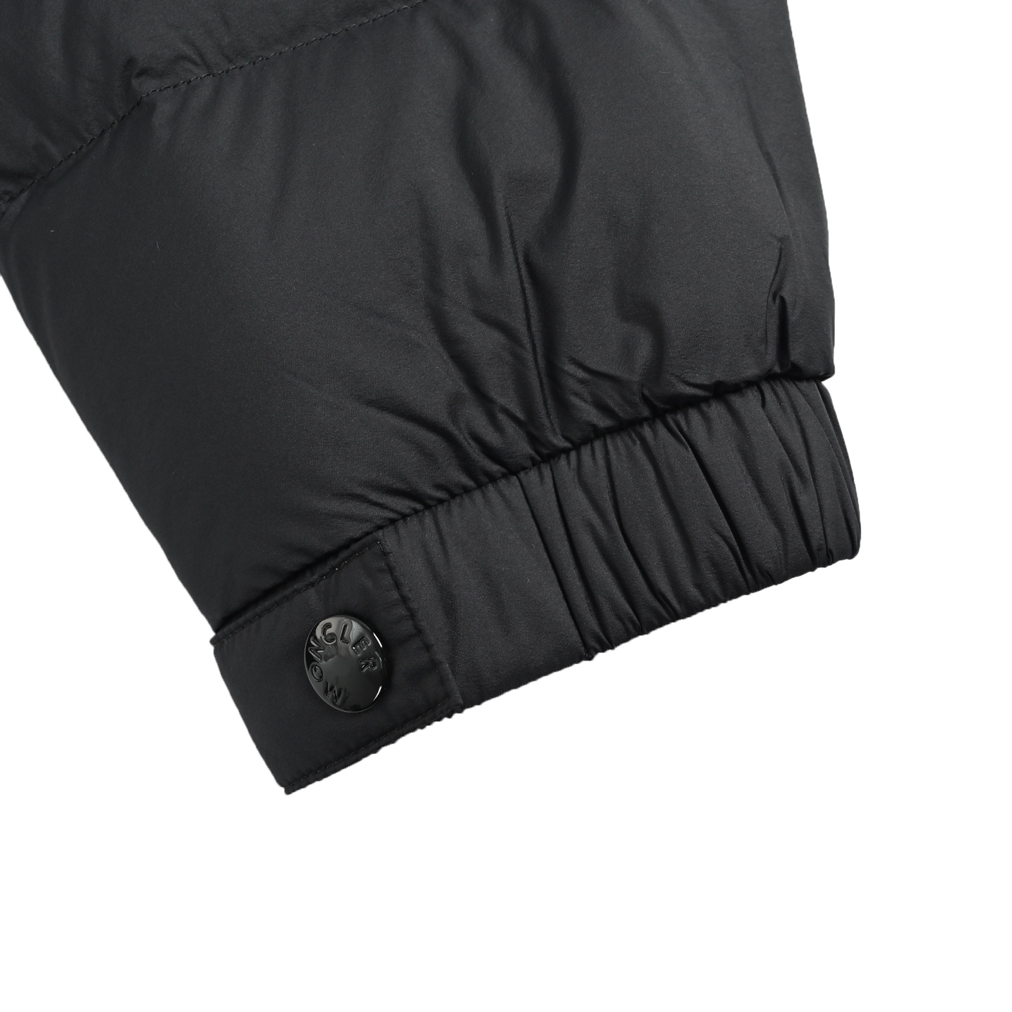 Moncler/蒙口 25Fw胸前字母立领羽绒服 采用新国标90白鸭绒填充