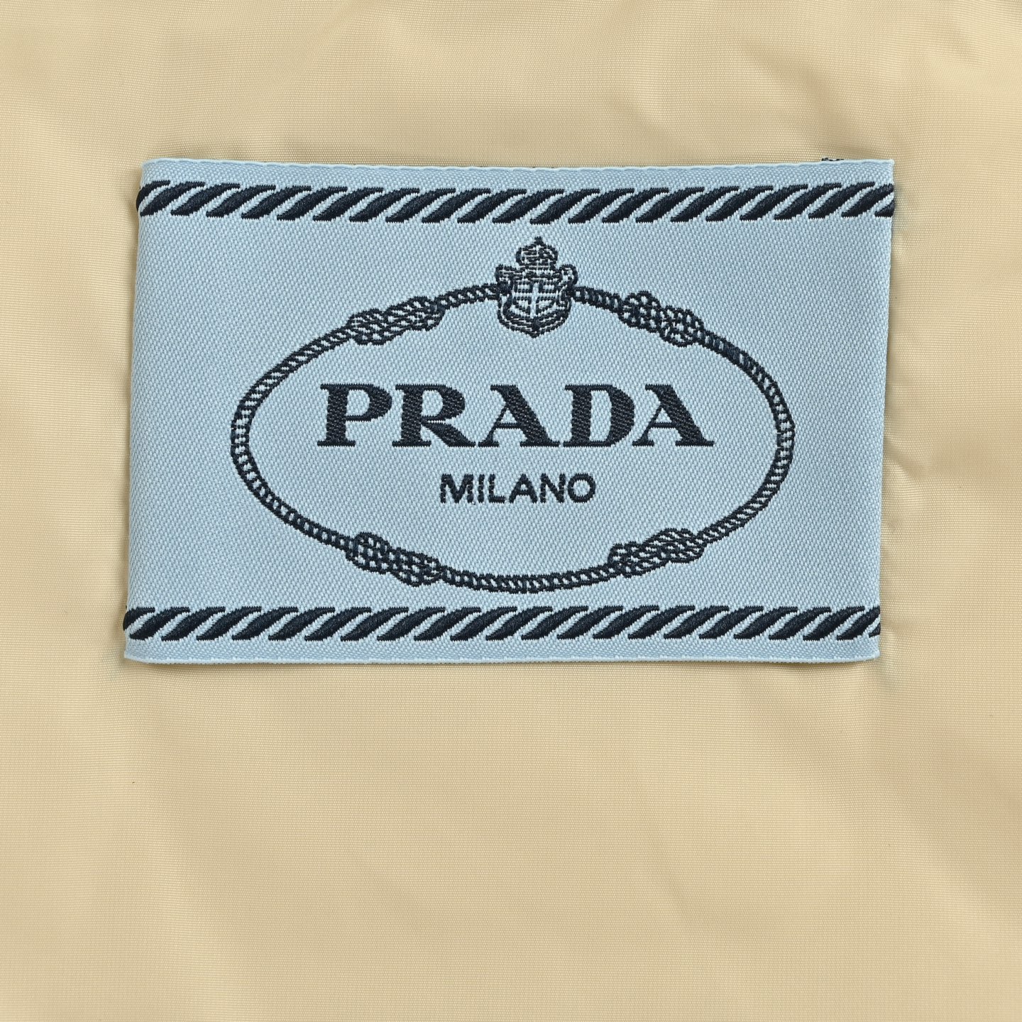 Prada/普拉达 三角标双口袋羽绒马甲