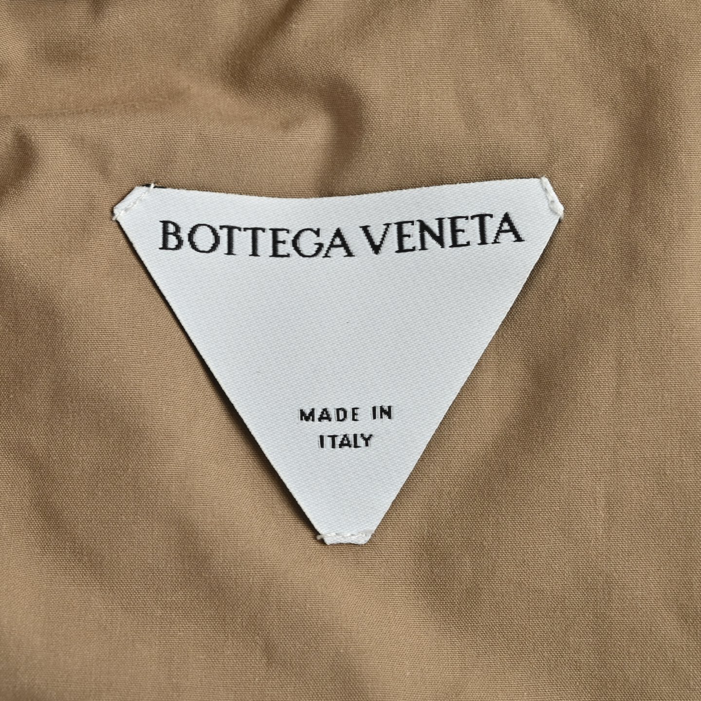 BOTTEGA VENETA葆蝶家BV 羊皮编织肩拼接羽绒马甲