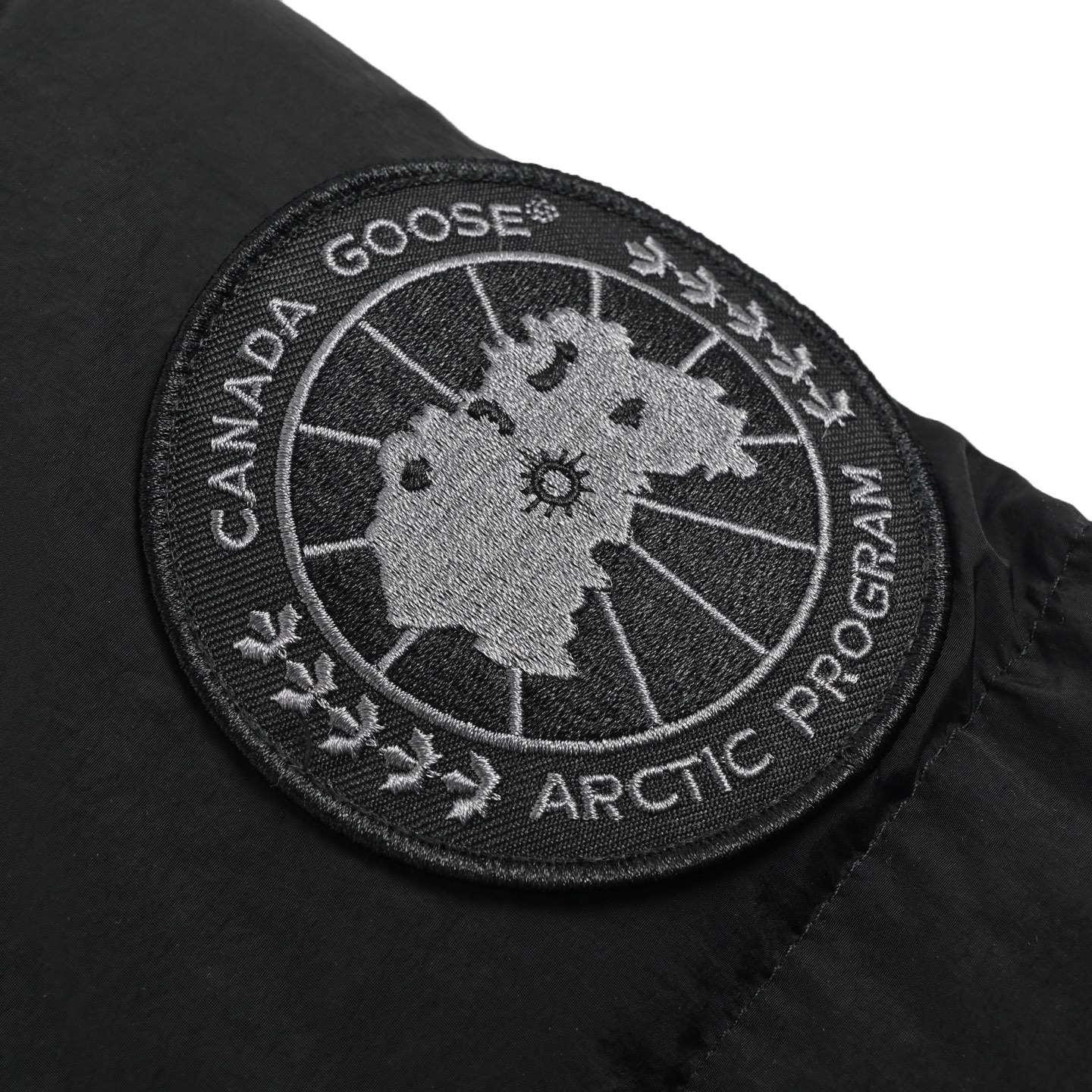 Canada Goose/加拿大鹅 黑标连帽羽绒服