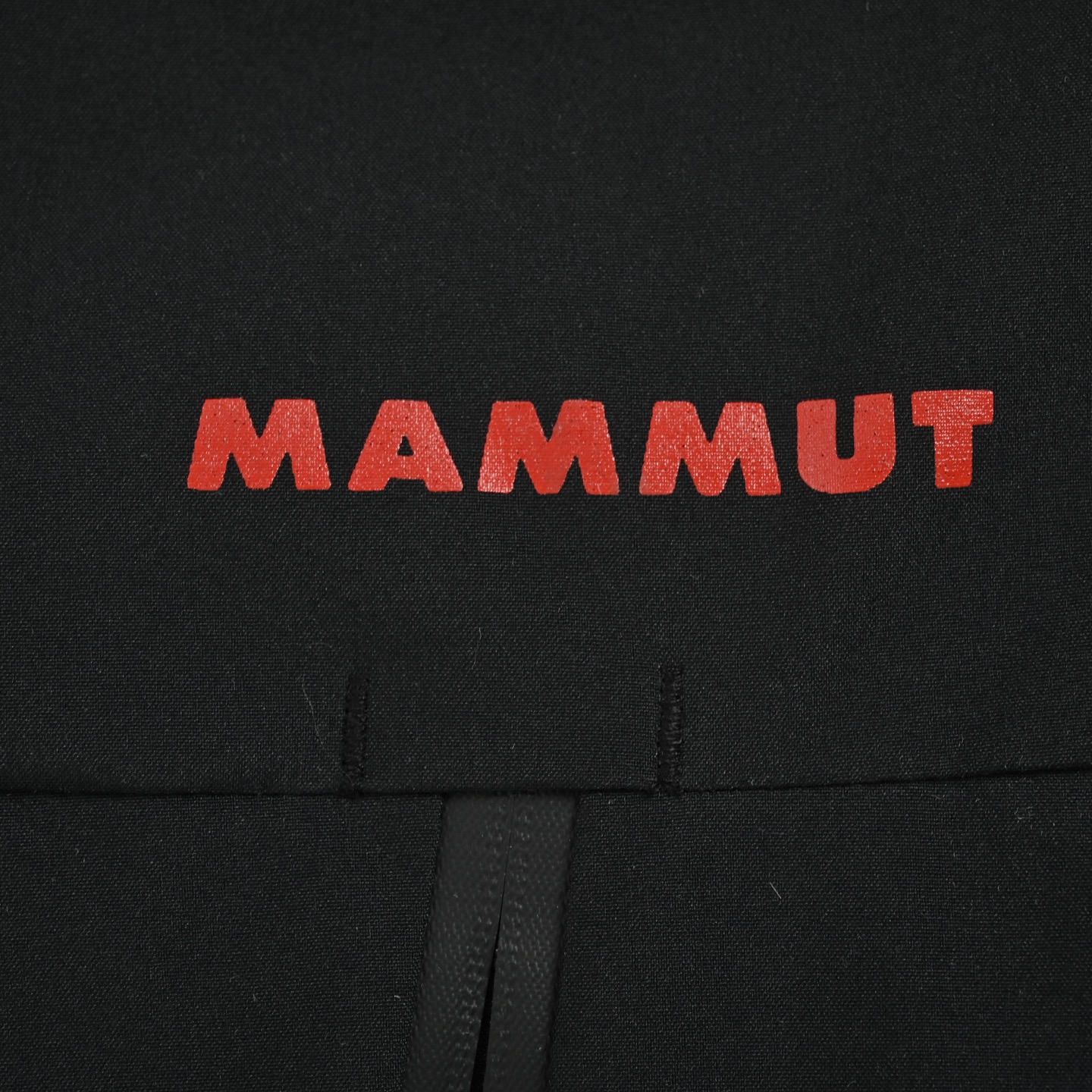 MAMMUT/猛犸象 象标字母连帽羽绒服 黑色 藏青色