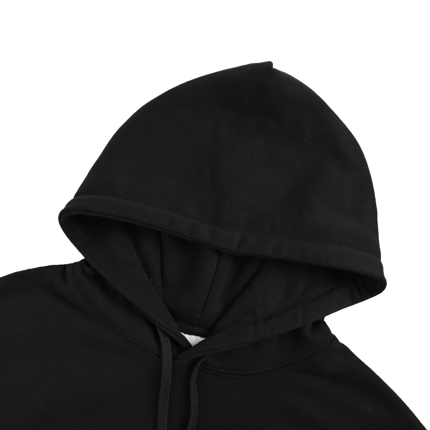 本地自取:💰220
Ami 重影爱心毛巾绣连帽卫衣
抛开一切乱七八糟的话术 我们直接来到商品参数:
✅ 380g定制粗糙手感面料
✅正确同色定染帽绳 搭配正确2孔吊钟 帽绳克重800g高密度纯棉 市面的帽绳只有200g左右 高品质的卫衣一大细节就是看帽绳 区别市面低货low货
✅螺纹采用500g高克重重磅纯棉螺纹 同缸同色定织定染 与面料无色差 机洗水洗不易变形
✅绣花采用正确立体毛巾绣 形状正确 区别市面平面平绣版本
✅织带采用定染高密高厚度V型织带 对标官网
✅吊牌侧面悬挂 官网正确版本 2025版两张水洗唛 区别市面3张4张的乱贴错误版本
✅版型遵照官网 全球购上架无压力
✅正确12c高克重包装
Size:S-XL
颜色:黑色