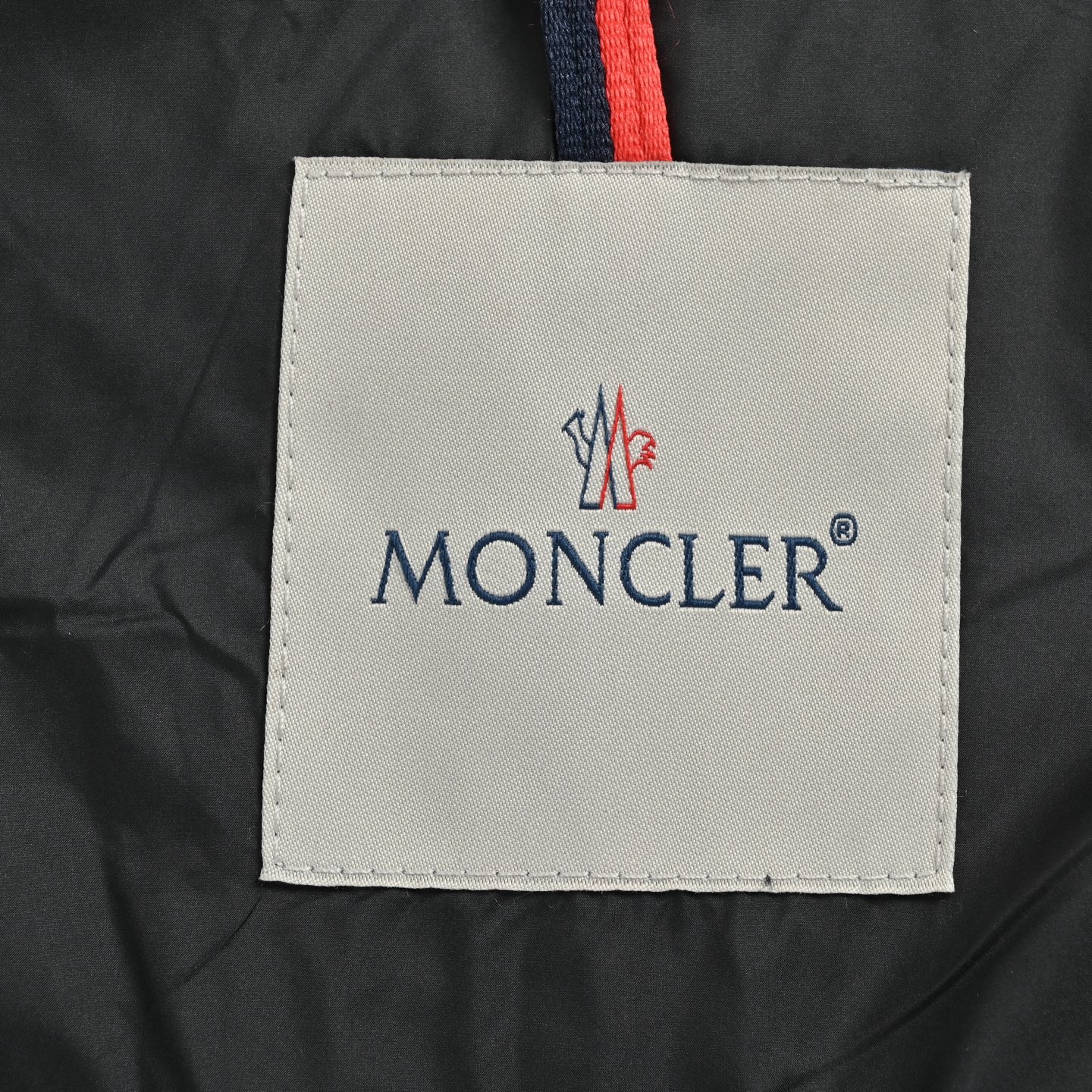 Moncler/蒙口 25Fw 黑标皮拉链立领羽绒服