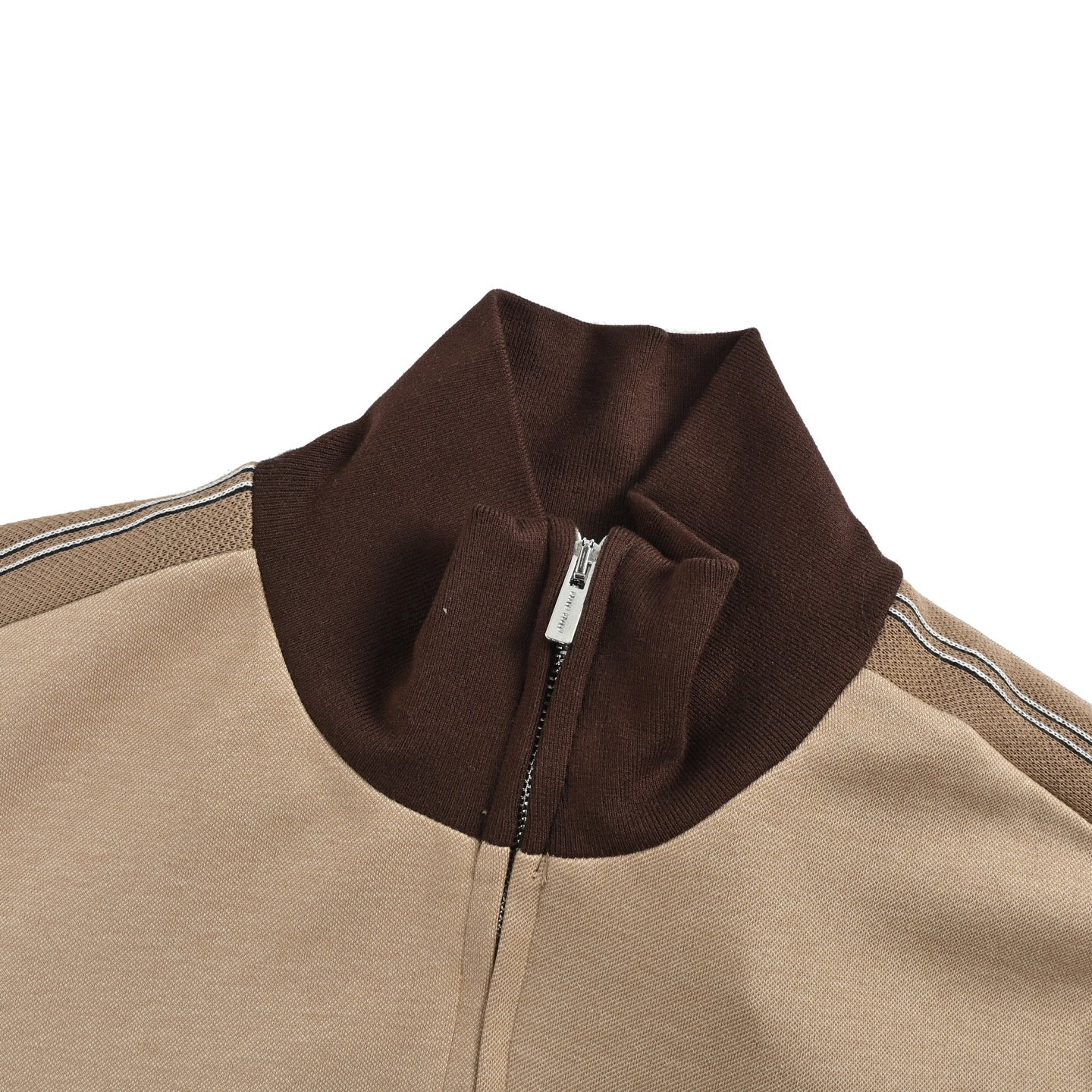 本地自取:💰340 Miu Miu/缪缪 平纹针织拉链运动外套 正品24400购入开发,,380克斜纹倒钩双面精梳全棉面料,420克潮牌丝光棉扁机罗纹,180克平纹针织里布,面料酵洗,进口刺绣,定制1:1拉链,定制1:1织带,定制1:1商标,宽松版型 Size:S-XL