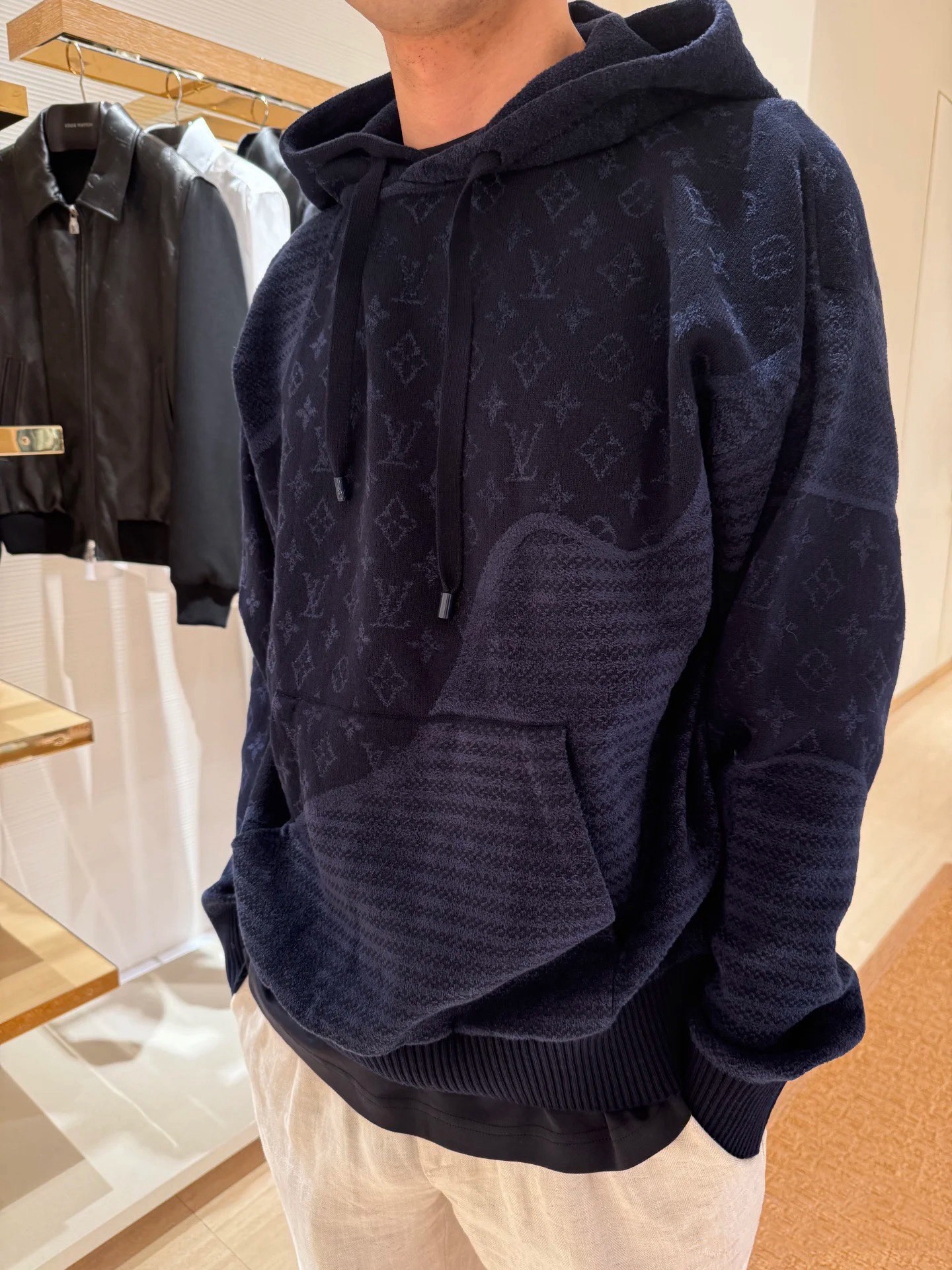 #Louis Vuitton/路易威登 提花拼接针织连帽卫衣上身效果