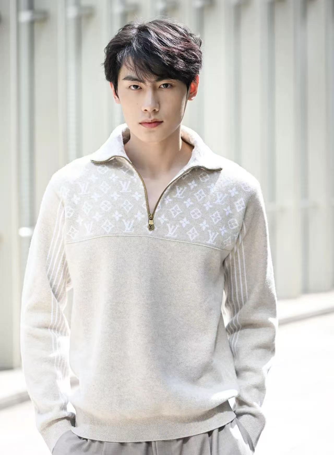 #Louis Vuitton/路易威登 25Fw 滑雪系列老花提花半拉链毛衣上身效果