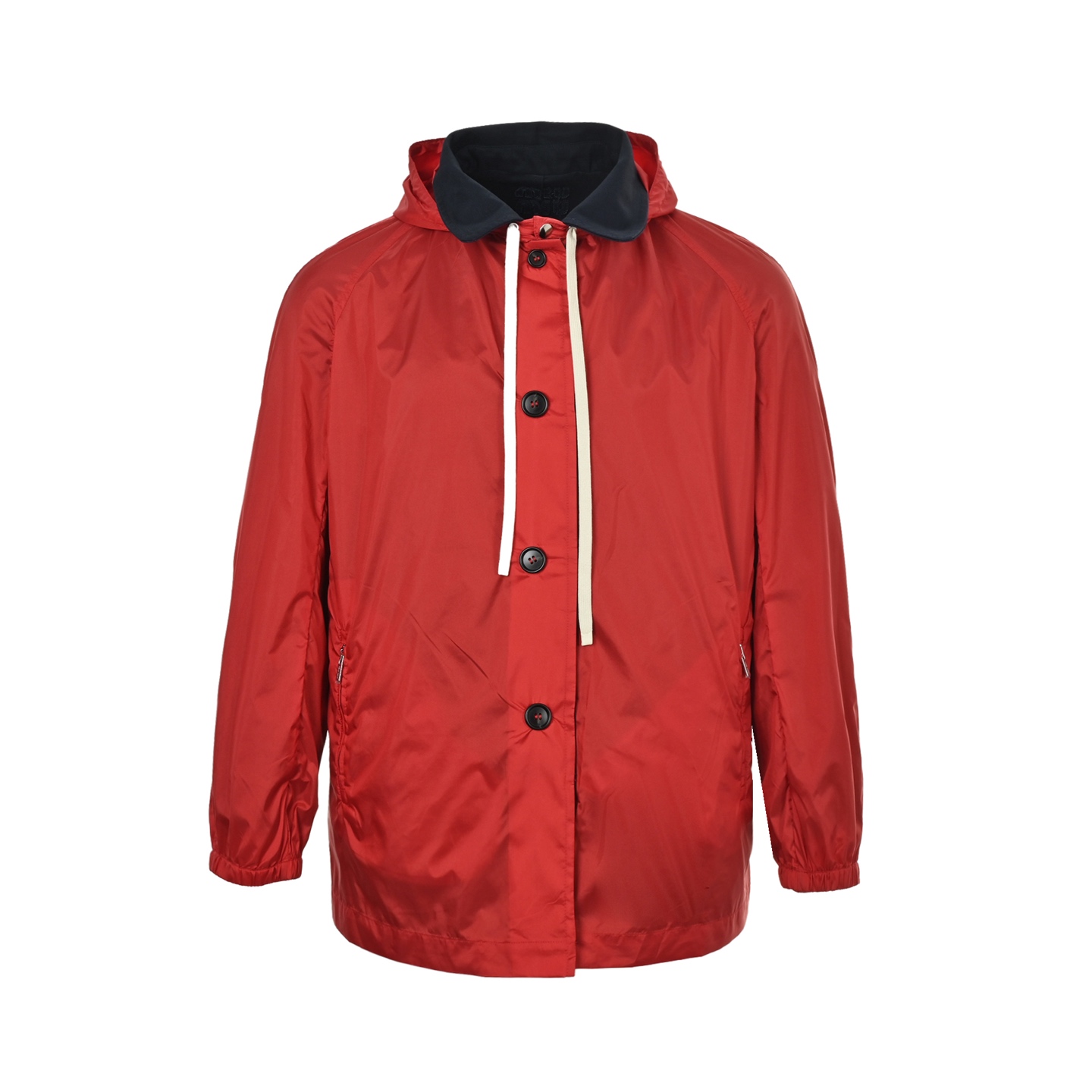 本地自取:💰480
Miu Miu/缪缪 25Fw 假两件双面穿连帽夹克外套
采用质感挺括的防风面料,兼顾轻盈与实穿性;门襟复古纽扣+抽绳连帽,藏青主色拼接明红色连帽+袖口,高饱和色彩碰撞出鲜活张力,内里翻出的红色绸衬里更添细节惊喜;长款落肩剪裁,弱化身材限制,既能衬出随性慵懒,又能藏住秋冬内搭的厚度,男女同款
Size:S-L