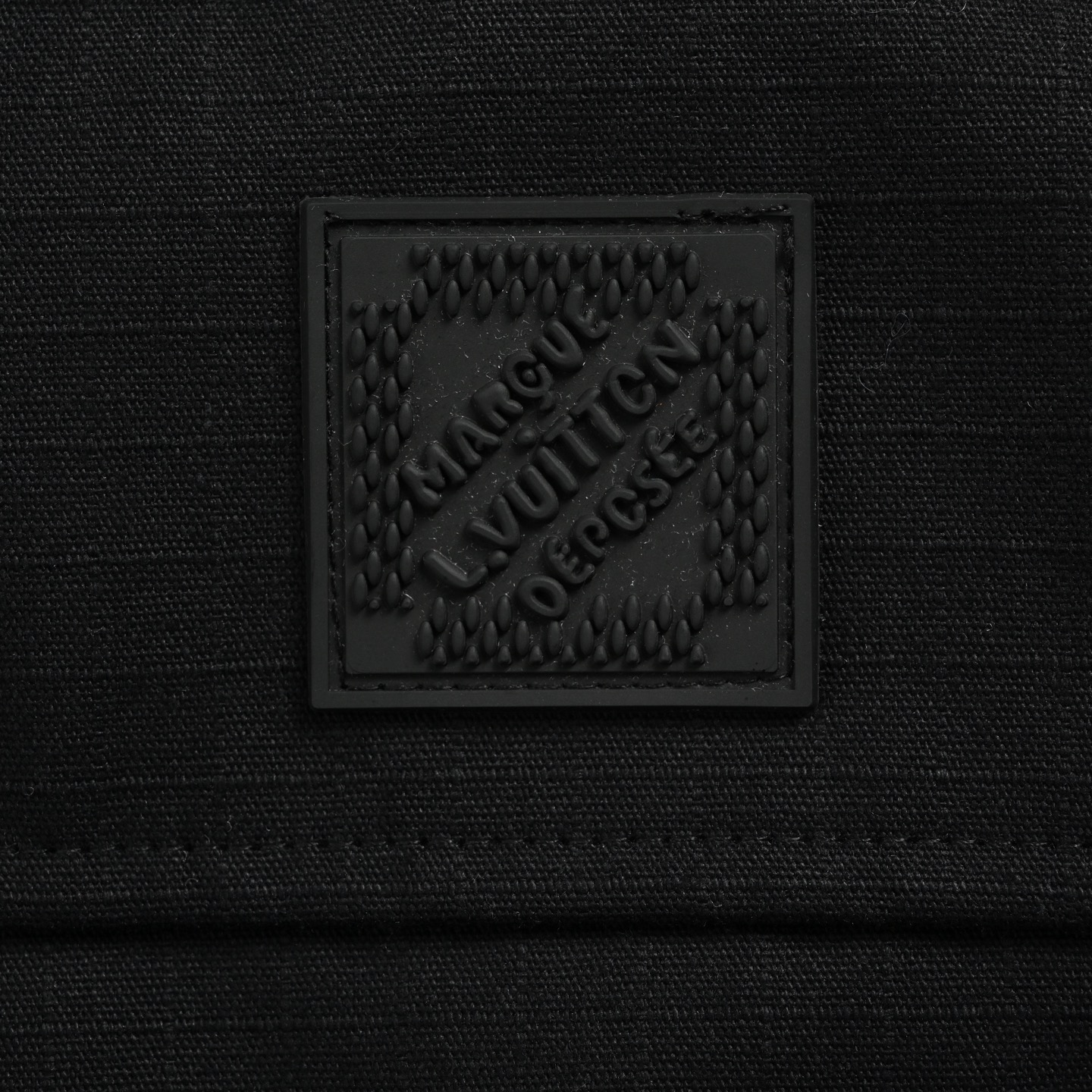 Louis Vuitton/路易威登 老花浮雕工装口袋拉链棉服外套