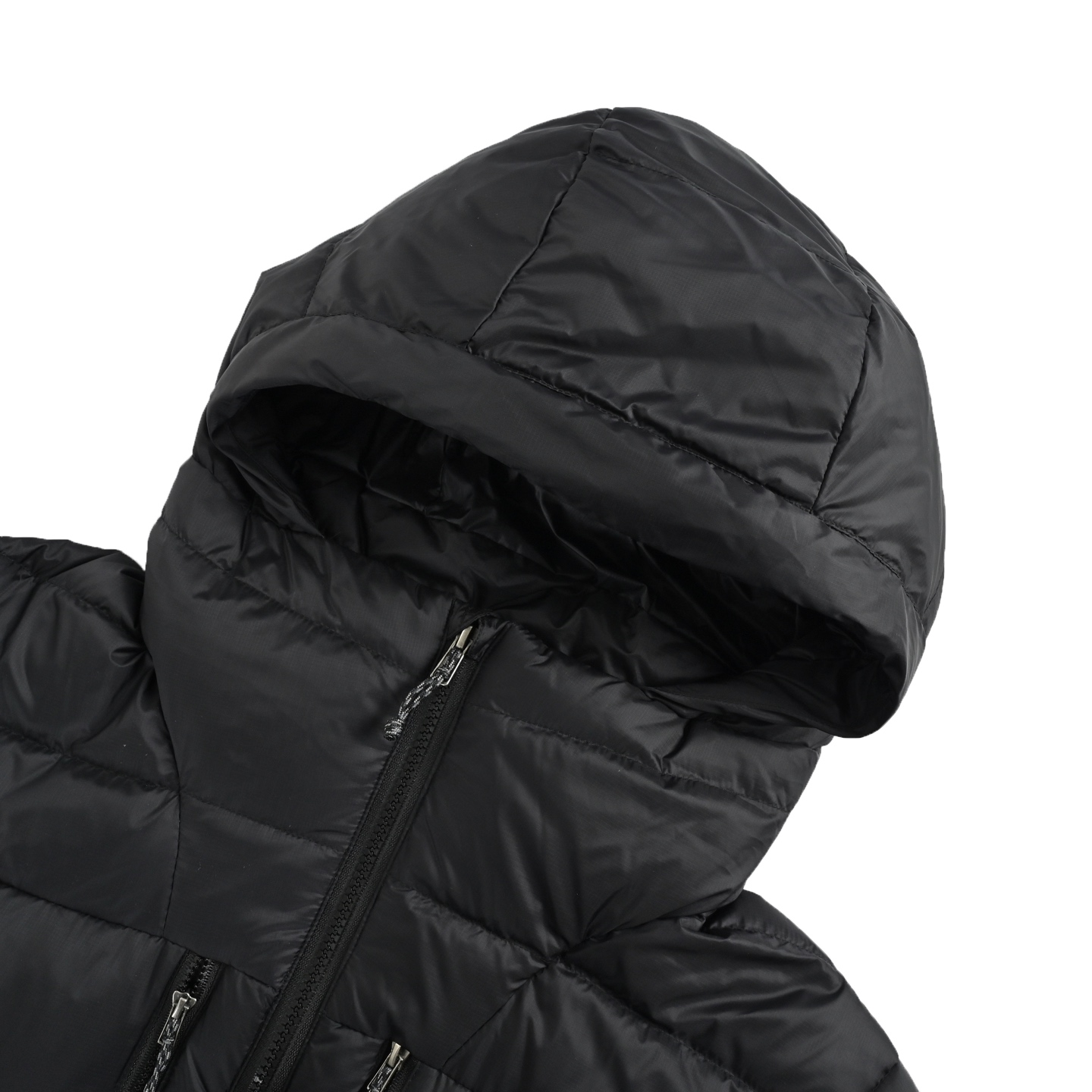 本地自取: 💰550
Patagonia /巴塔哥尼亚 23Fw Fitz Roy80蓬羽绒服
定织定染20D格子布 400T防跑绒胆布 国标80灰鸭绒最小码填充量430g+蓬松度极高 门襟胸前侧袋五条拉链均采用ykk Vislon拉链 帽子 下摆处抽绳设计 袖口弹力松紧 防风保暖 整件衣服所有细节与原版一致
每一个细节苛求完美 经典的北面logo帅气逼人 款式版型简单又大方 情侣百搭出街超级好看 实力推荐 潮流范十足
Size:S-XL