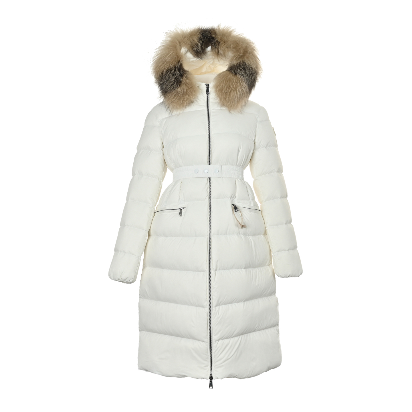 本地自取:💰740
Moncler/蒙口 Hermifur毛领收腰长款羽绒服
蒙口MONCLER HERMIFUR系列中长女款羽绒服
重工艺尼龙羽绒长款羽绒服
连衣风帽搭配可拆卸火狐狐狸真皮草毛领
镀色五金压铸拉链加无形按扣前门襟
搭配原色腰带,三等格按扣,可自由调节松紧
腰部以上拉梁两边设四条内缝线,收腰显瘦不臃肿
双层翻盖口袋搭配黑色涂漆按扣
所有颜色外套均搭配原色腰带,三等格按扣,可自由调节松紧
面料柔软舒适,绒蓬松度好,修身剪裁上身轻盈利落保暖不臃肿
颜色; 白色 黑色 卡其色
Size:1-4