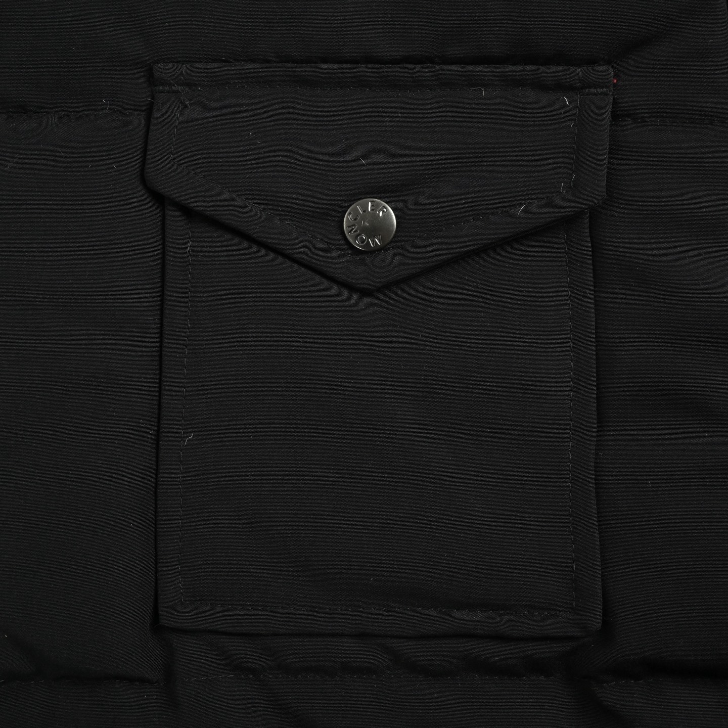 Moncler/蒙口 Gamme Rouge双口袋连帽羽绒服 Moncler Gamme Rouge男士羽绒服 酒红色超