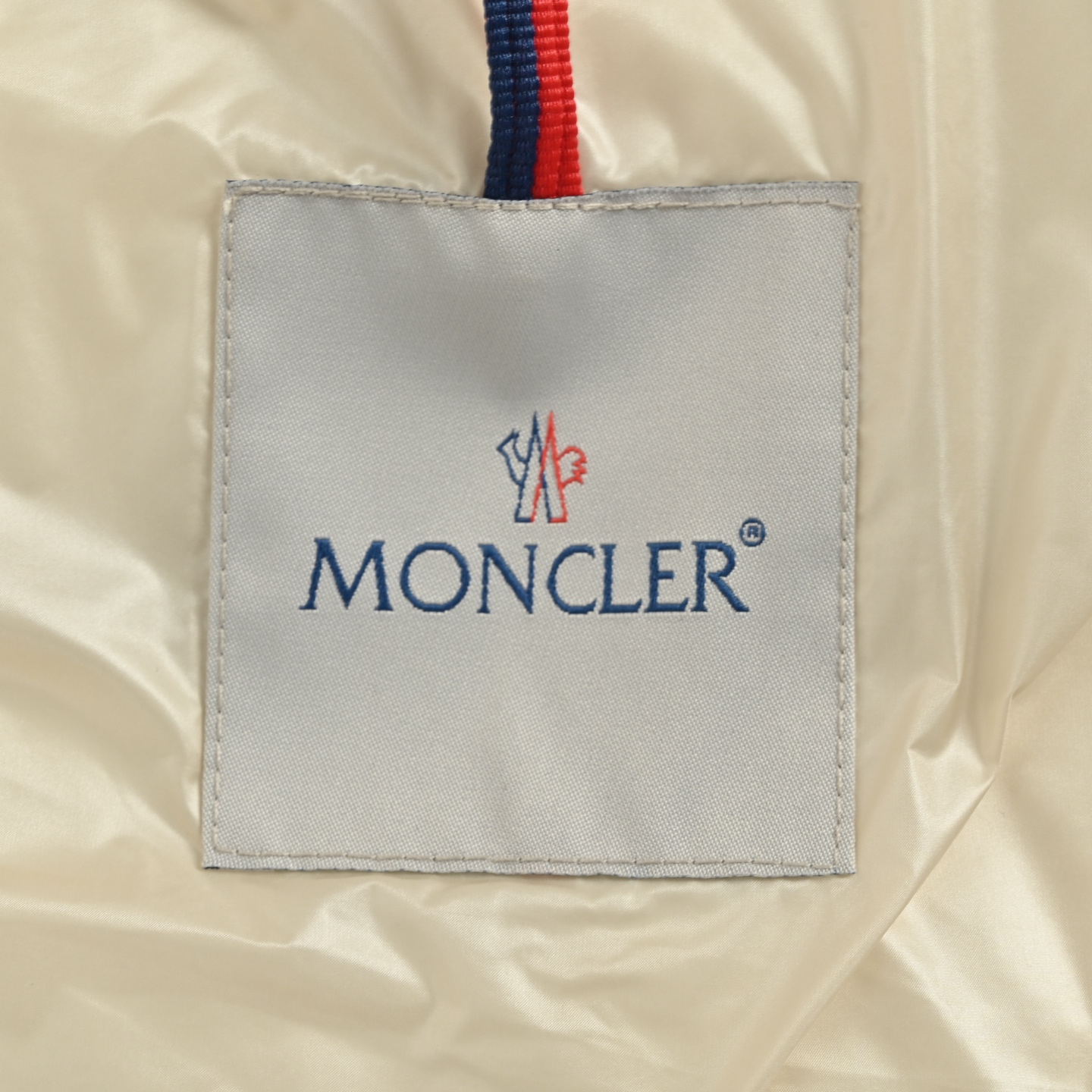 Moncler/蒙口 Baby娃娃款女士中长款连帽羽绒服