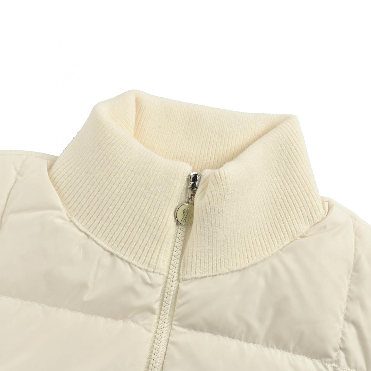 Moncler 蒙口 绗缝双口袋针织拼接羽绒服 Moncler经典羊绒针织拼接羽绒服-Chinese UA Cheap High Quatity Brand Clothes Bags handbags Sneakers wholesale wholesaler seller from China Factory suppliers Fashion Clothing Shoes best Quality Beautiful Price Moncler 蒙口 绗缝双口袋针织拼接羽绒服 Moncler经典羊绒针织拼接羽绒服