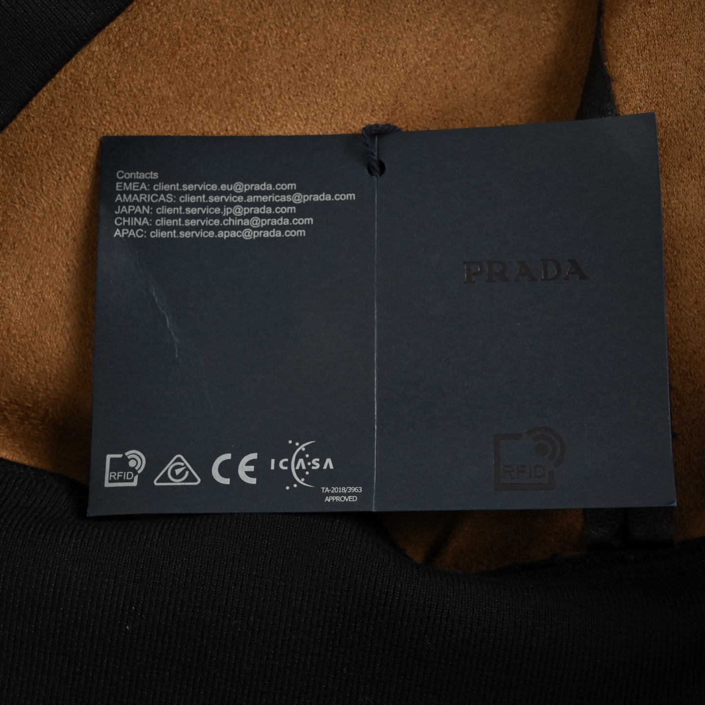 Prada/普拉达 25Fw 做旧插肩连帽皮衣外套