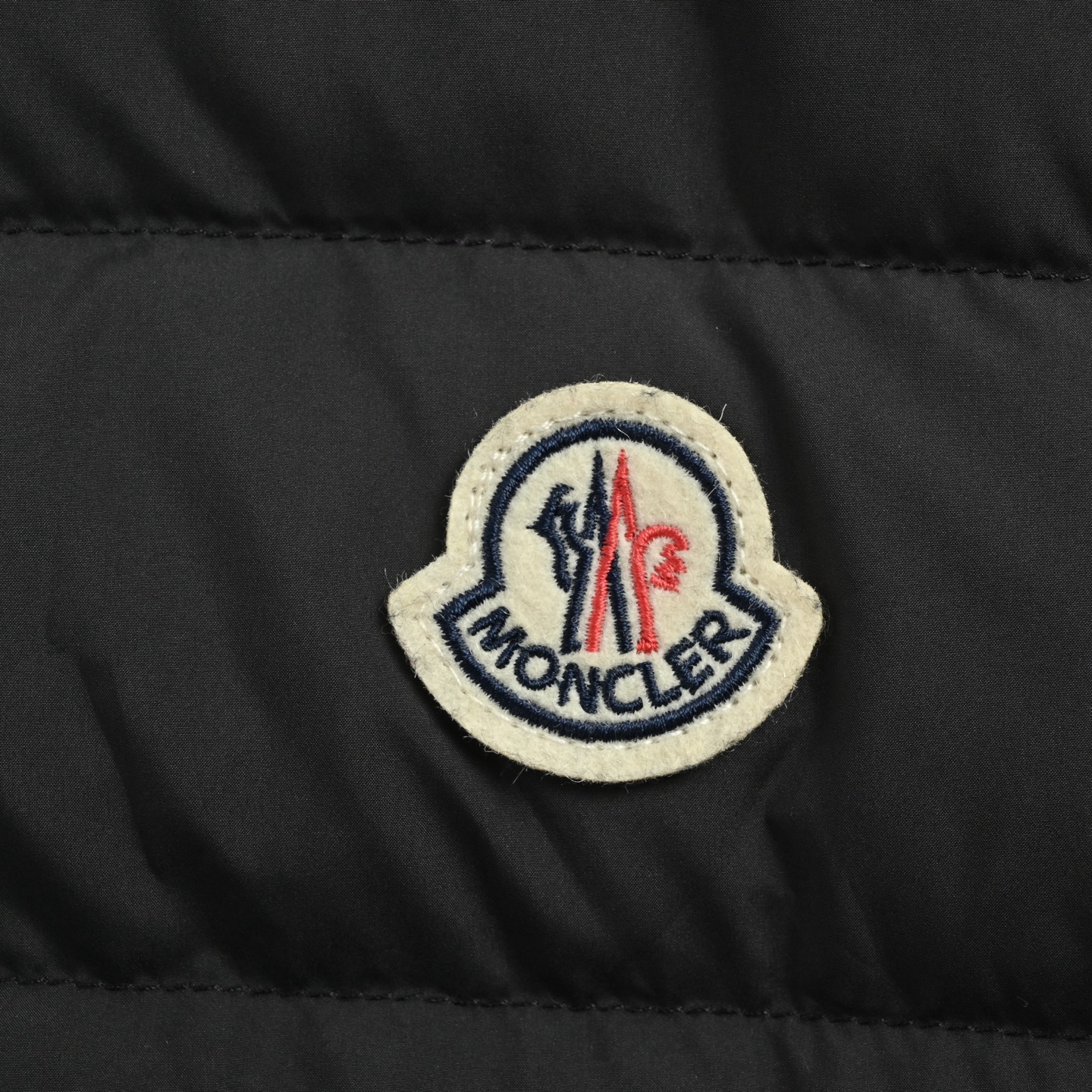 Moncler/蒙口 针织拼接羽绒服 Moncler这款针织拼接羽绒服