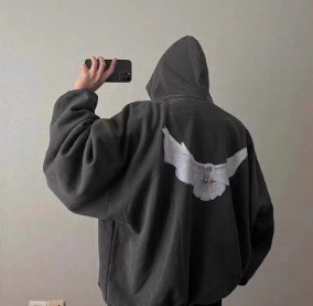 #Balenciaga & Yeezy &GAP 三方联名太平鸽连帽卫衣上身效果