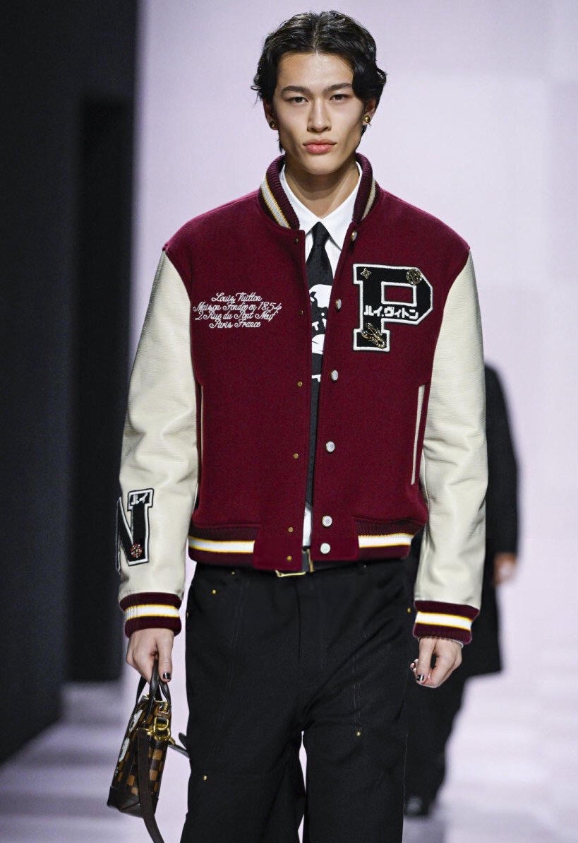 #Louis Vuitton/路易威登 Nigo联名蝎子拼皮棒球服外套上身效果