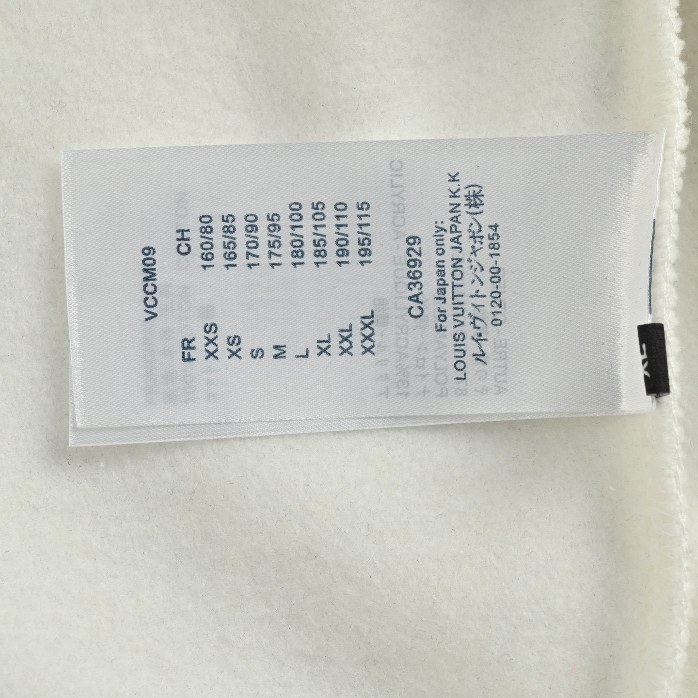 本地自取: 💰220
Louis Vuitton/路易威登 25Fw 热气球圆领卫衣
480g高级精梳棉面料 专柜领标 代购级白色厚板吊牌 原版吊粒 前后都是立体发泡印花 层次感很强 男女同款 情侣款 oversize版型 宽松
Size:S-XL