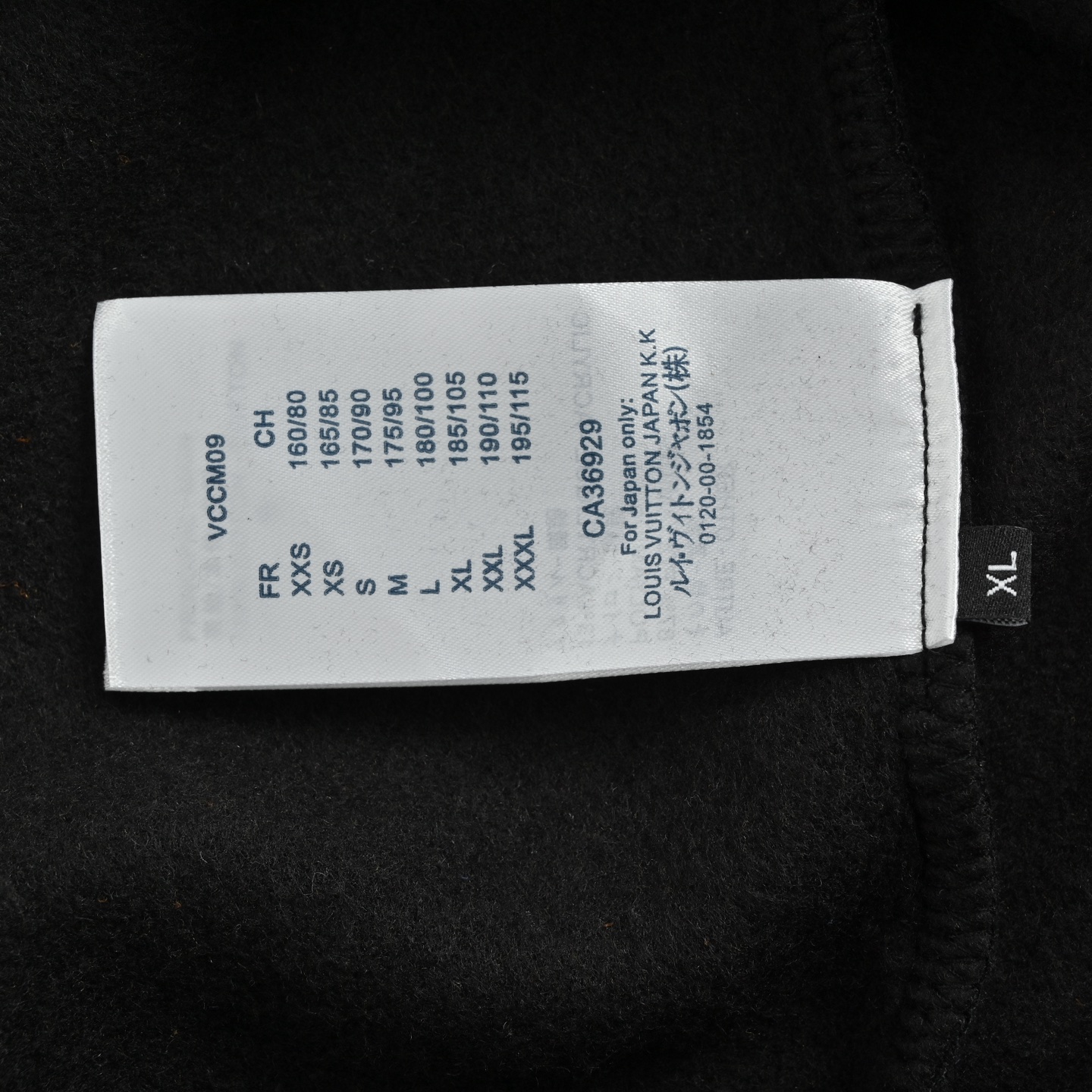 本地自取: 💰220
Louis Vuitton/路易威登 25Fw 热气球圆领卫衣
480g高级精梳棉面料 专柜领标 代购级白色厚板吊牌 原版吊粒 前后都是立体发泡印花 层次感很强 男女同款 情侣款 oversize版型 宽松
Size:S-XL