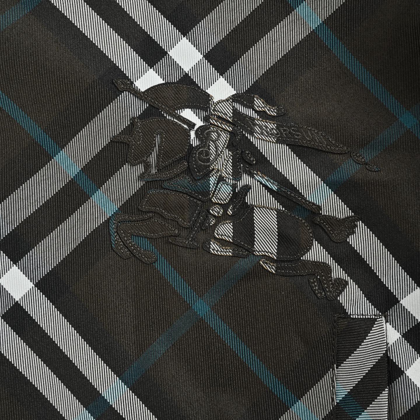 Burberry/巴宝莉 战马格纹双面穿连帽夹克外套