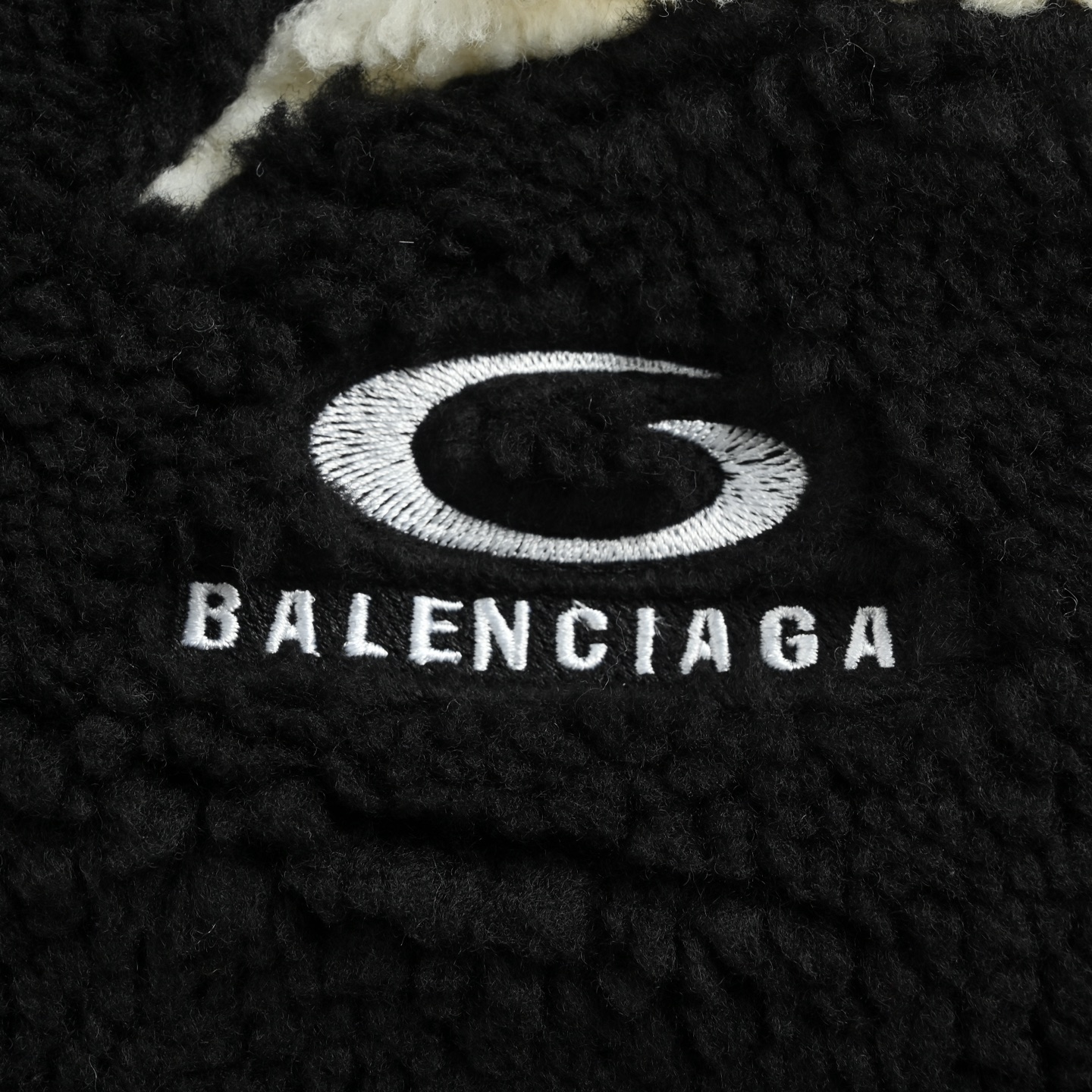 Balenciaga/巴黎世家 25Fw 大圆环羊羔绒外套