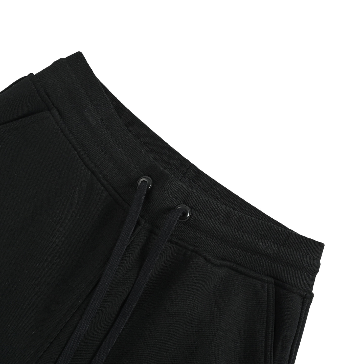 本地自取: 💰220
Moncler/蒙口 经典徽标加绒长裤
火爆单品 制作工艺令人惊叹绝无仅有 首先工艺面料上 采用最新符合抓绒技术 外层高级混纺卫衣布 内层加保温高科技棉 保温效果等同于一件保暖裤 其次细节上全锁边布制作 并非普通款式卫裤做工 超细致的细节显得巧夺天工 质感超然 超质感合金绳头 此款卫裤严谨的工艺和大厂的品质 超级适合怕冷的人 加绒 加绒 超级温暖哦 实穿好穿 深秋冬季的必收单品 超级简约的设计 低调的logo 完美诠释了你的内涵 细柔全棉面料 细条纹理
Size:S-2XL