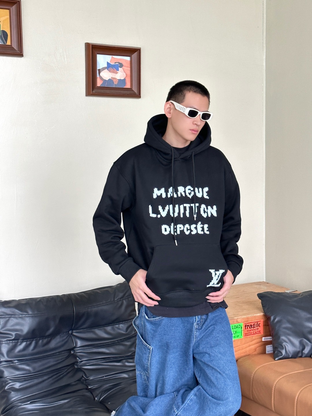 #Louis Vuitton/路易威登 25Fw 马赛克字母连帽卫衣上身效果
