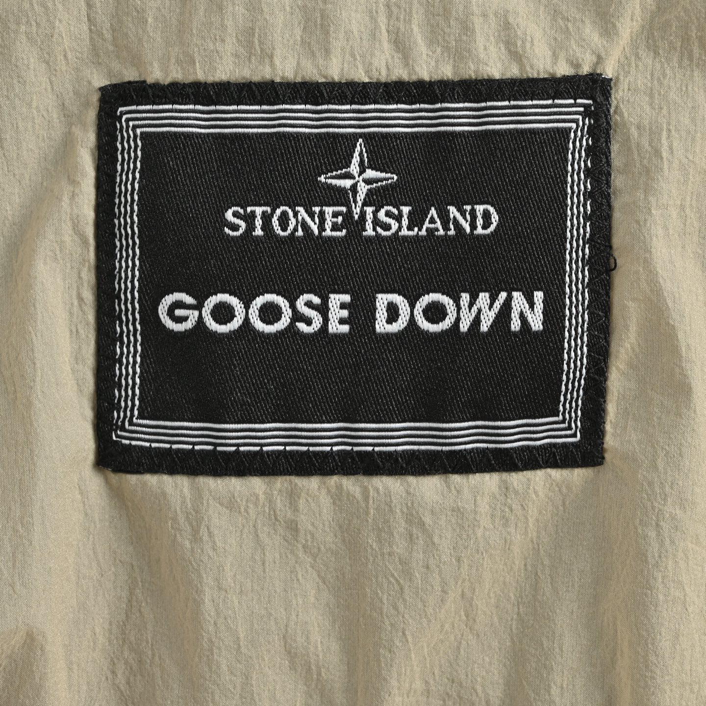 Stone Island/石头岛 24Fw 网纱岛标羽绒服