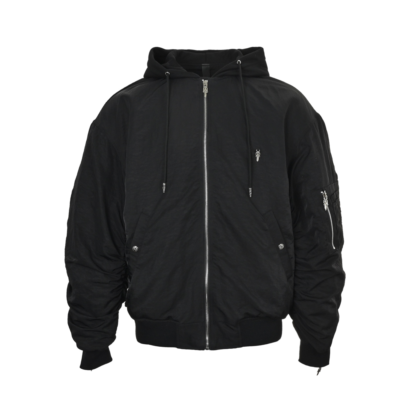 本地自取: Chrome Hearts/克罗心25Fw重工刺绣五金棉服 采用订色订染面料,手感舒适 进口面料进行制作,厚度加厚,有垂感又有轮廓型,上身就是一个舒适 对微胖身型包容性强,穿上瞬间瘦五斤! 前幅后幅刺绣五金元素# 刺绣 进口田岛高密度重工刺绣工艺 字体立体 五金配件定制配件 衣身加入成衣洗水加软元素处理,更大大增加了服装的质感!里布采用人丝定制里布! 下摆 宽松收口 双层面料 收口效果好 精致锁边 颜色: 黑色 绿色