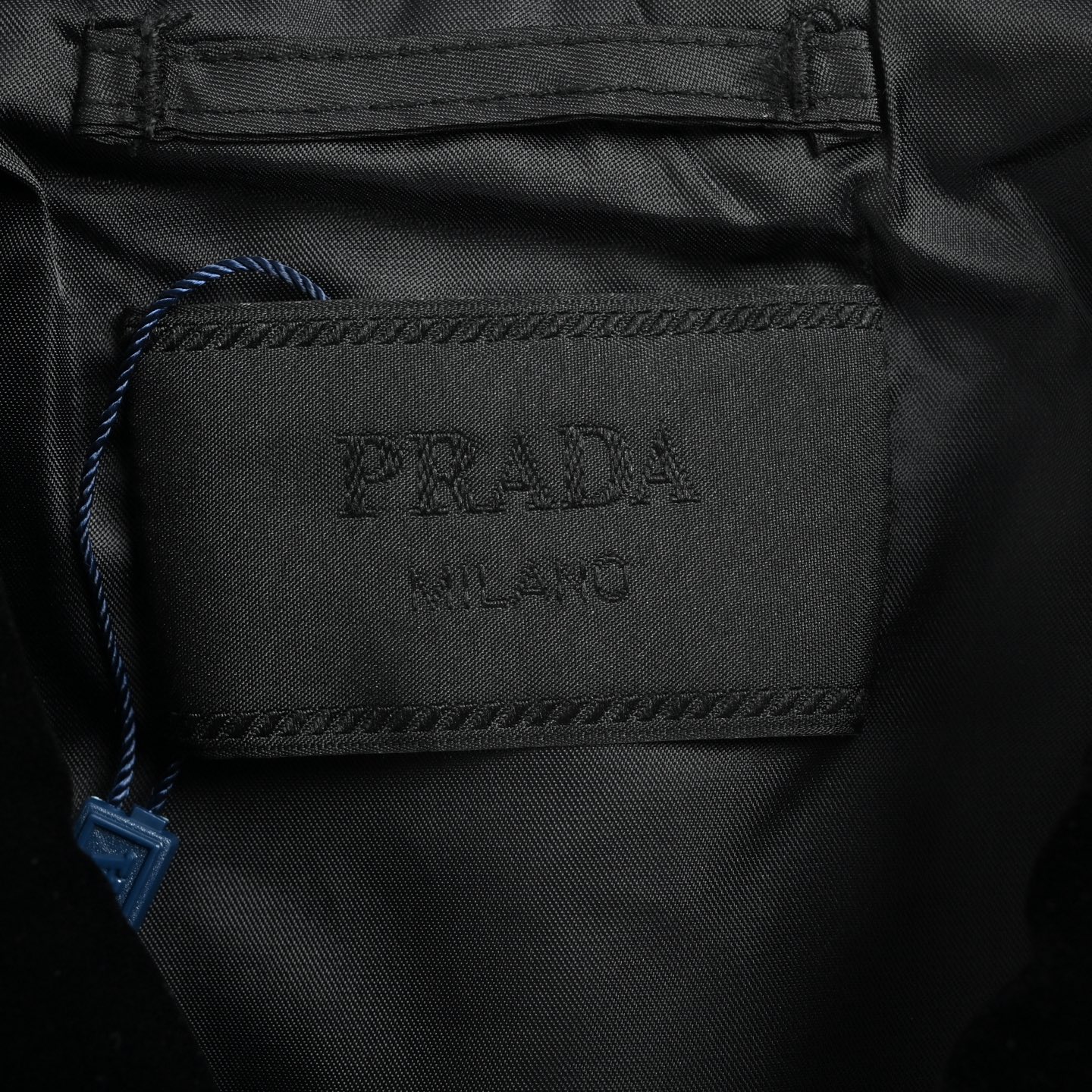 Prada/普拉达 25Fw 三角标丝绒夹克外套