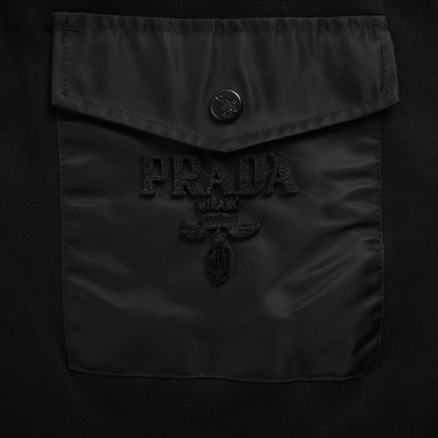 Prada/普拉达 后袋尼龙口袋长裤 黑色