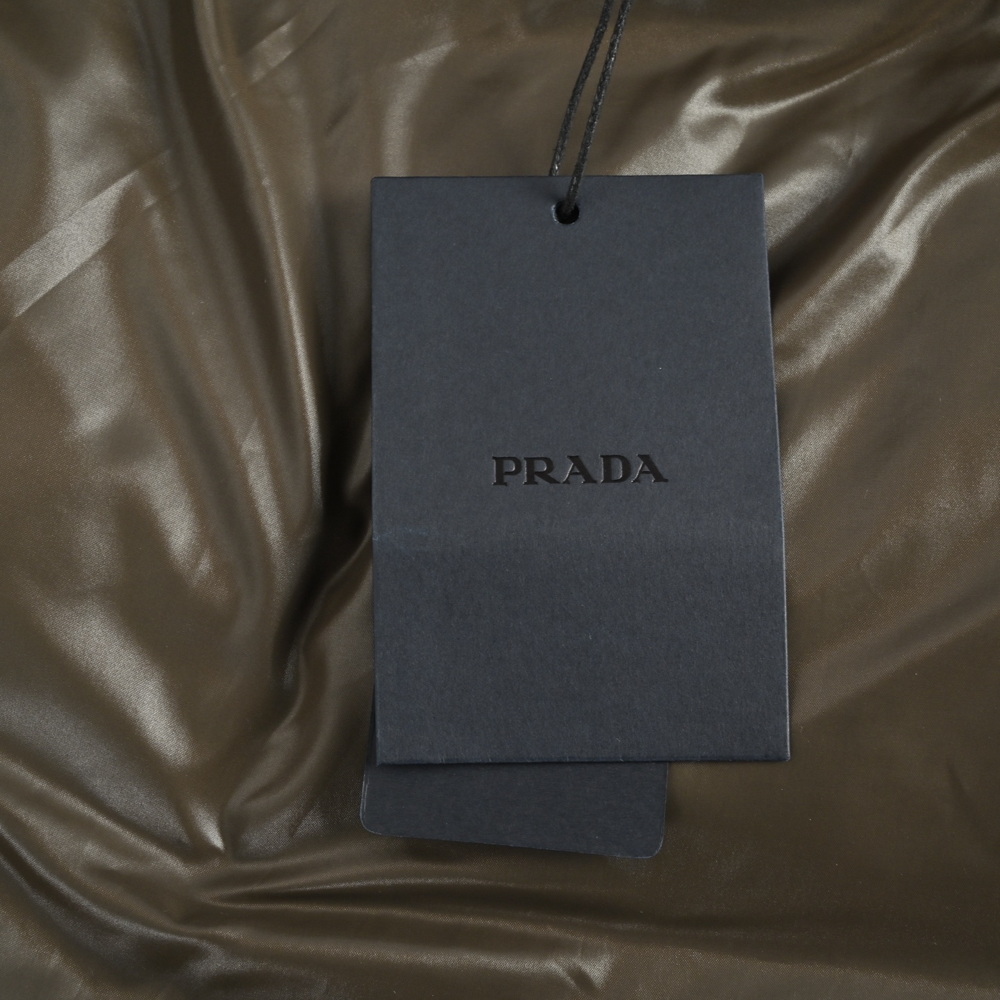 Prada/普拉达 三角标袖子可拆卸羽绒服 这款尼龙绗缝羽绒服