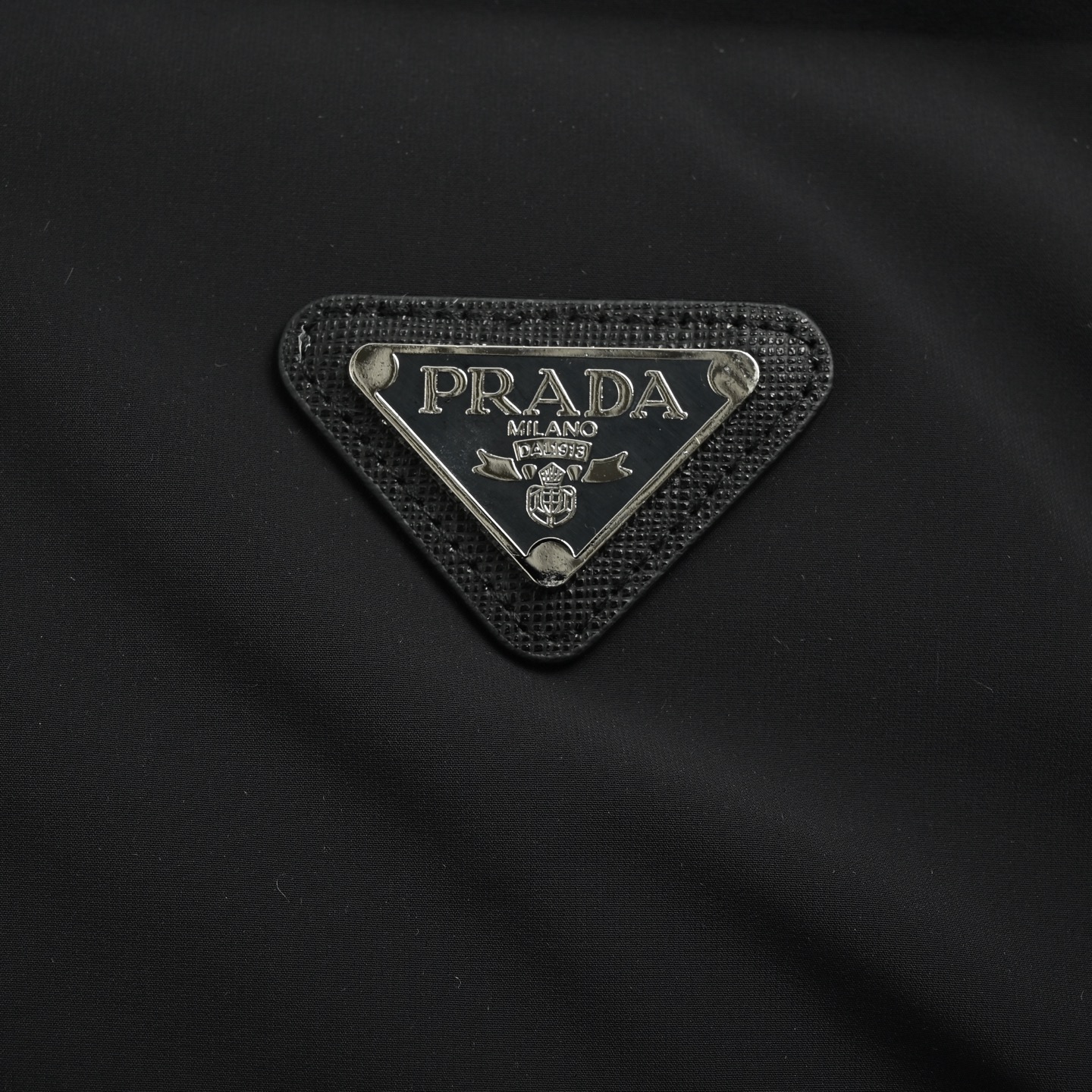 Prada/普拉达 三角标立领羽绒服