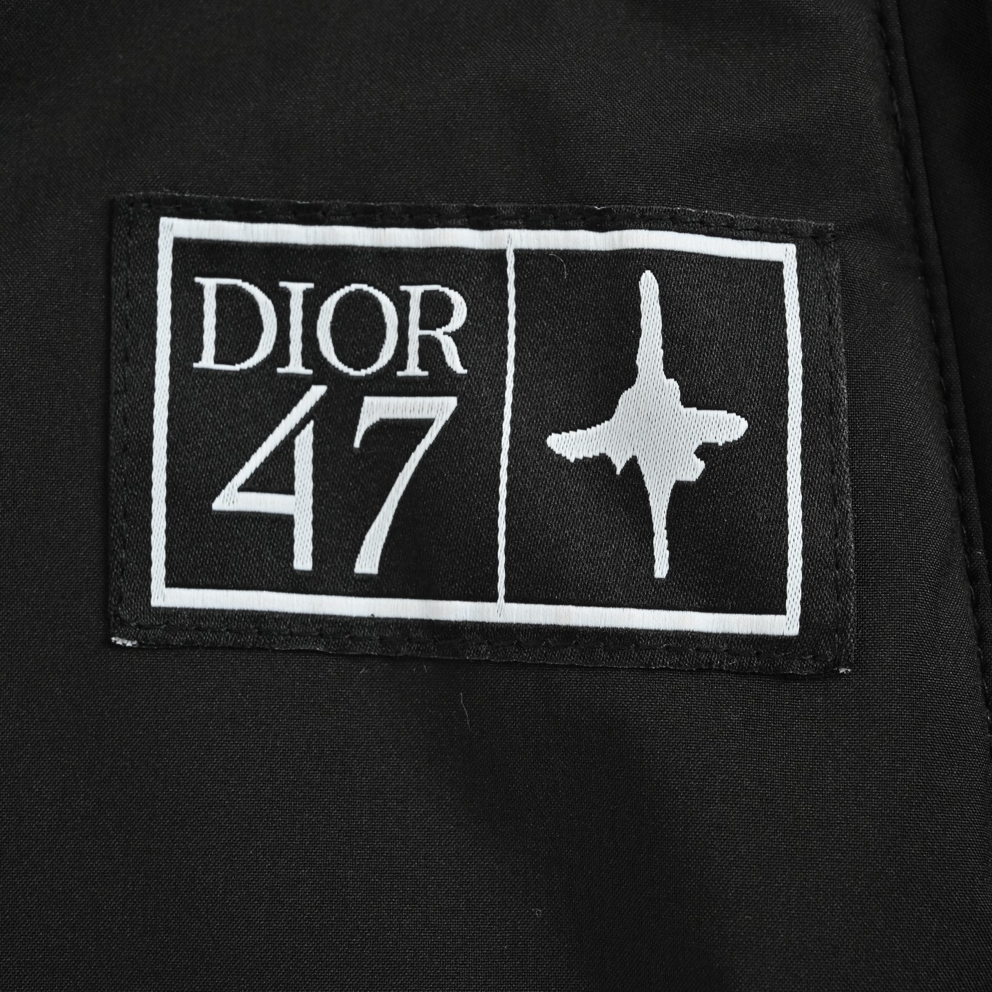 Dior/迪奥 47号霓虹粉绣棒球服外套