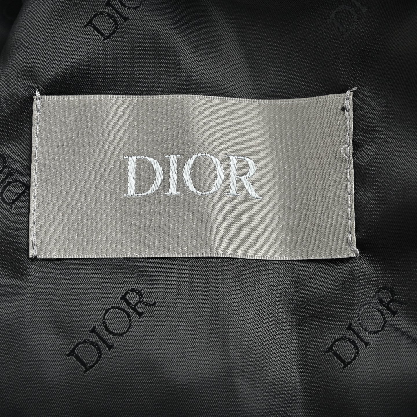 Dior/迪奥 47号霓虹粉绣棒球服外套
