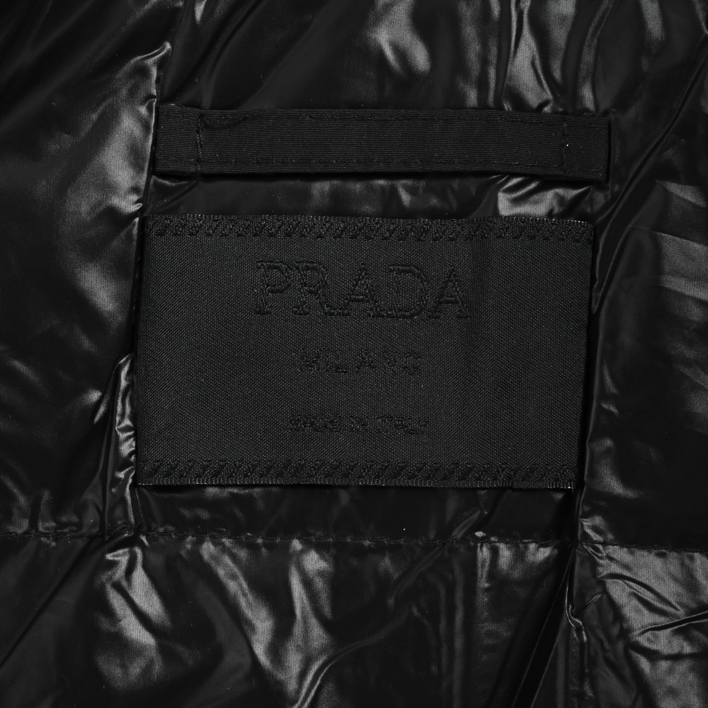 Prada/普拉达 25Fw手臂口袋连帽薄绒羽绒服外套 黑色