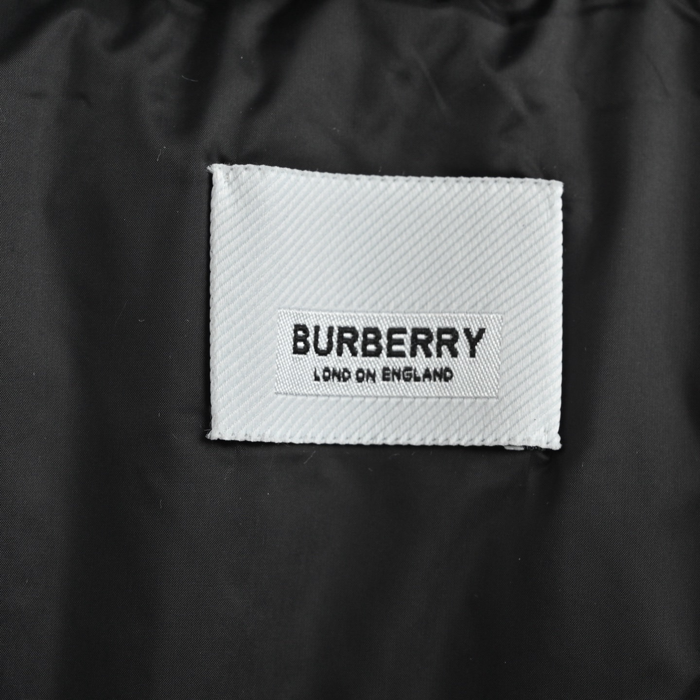 Burberry/巴宝莉 25Fw手臂盾牌可拆卸连帽羽绒服 黑色 卡其 草绿