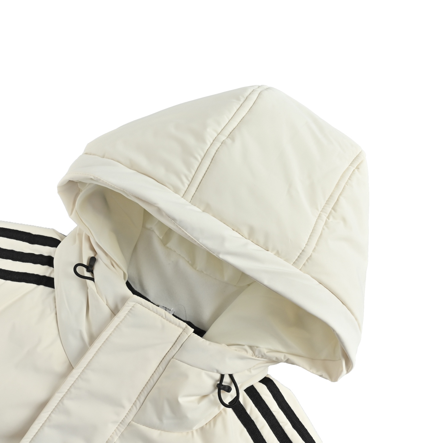 本地自取:💰450
Adidas/阿迪达斯 男女情侣款连帽羽绒服
超级保暖效果贼好,今年冬天一定冷 充绒量足 让这个冬天不在冷了 上身效果非常好 整个身体都保暖了 80%白鸭绒 20%羽毛 锁绒效果好 不拽绒 门襟双道压线 品质看得 任何人都驾驭 衣服胸前经典小Logo经久不衰 柜品质 厚实又保暖 冬天一件足够 做工精细 内里车工走线非常工整 但是这款在保暖上绝对不输给任何羽绒服 它能牢牢锁住温度 长款的造型 温暖到脚脖 女士最爱这样的款式 舒适柔软的用料 贴身透气吸汗 喜欢长款的情侣一定不要错过这款羽绒服 自留款 难得一见 一直到年底都有货
Size:S-XL