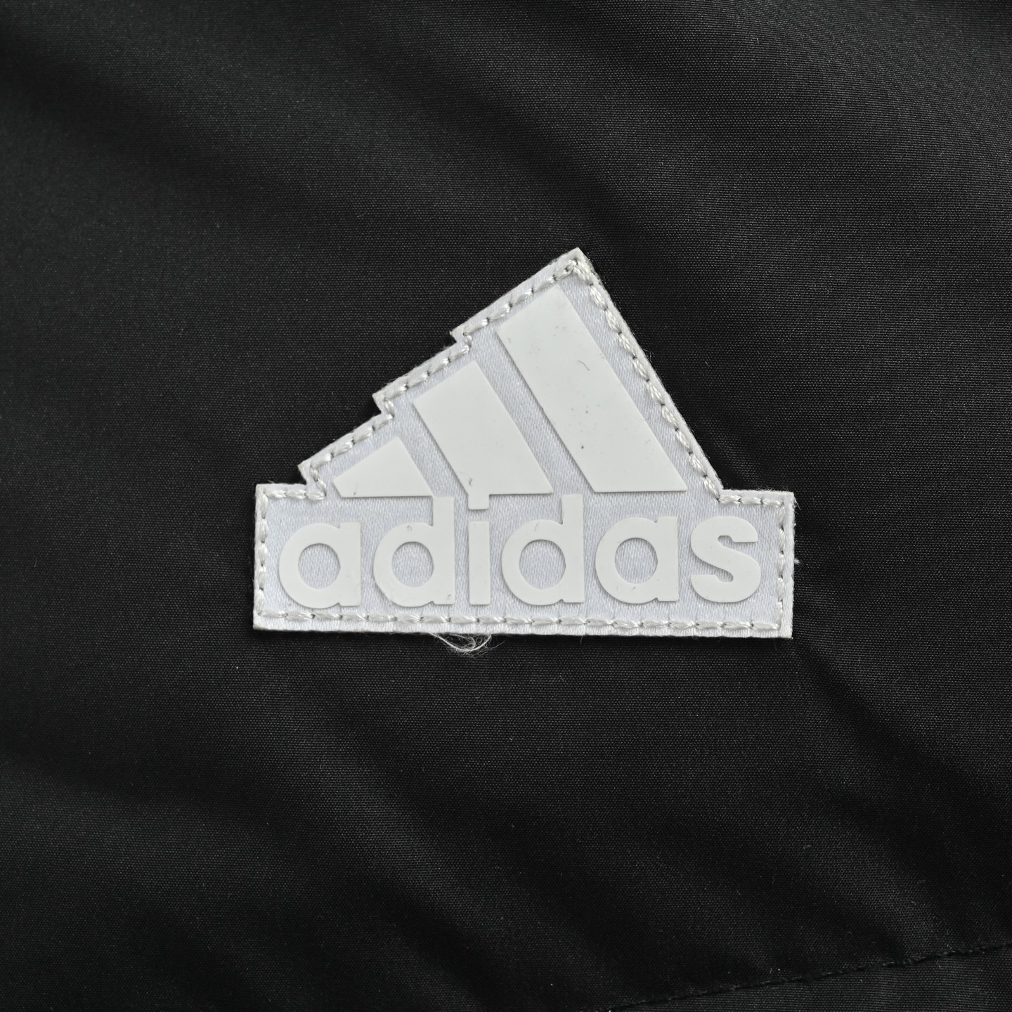 Adidas/阿迪达斯 男女情侣款连帽羽绒服