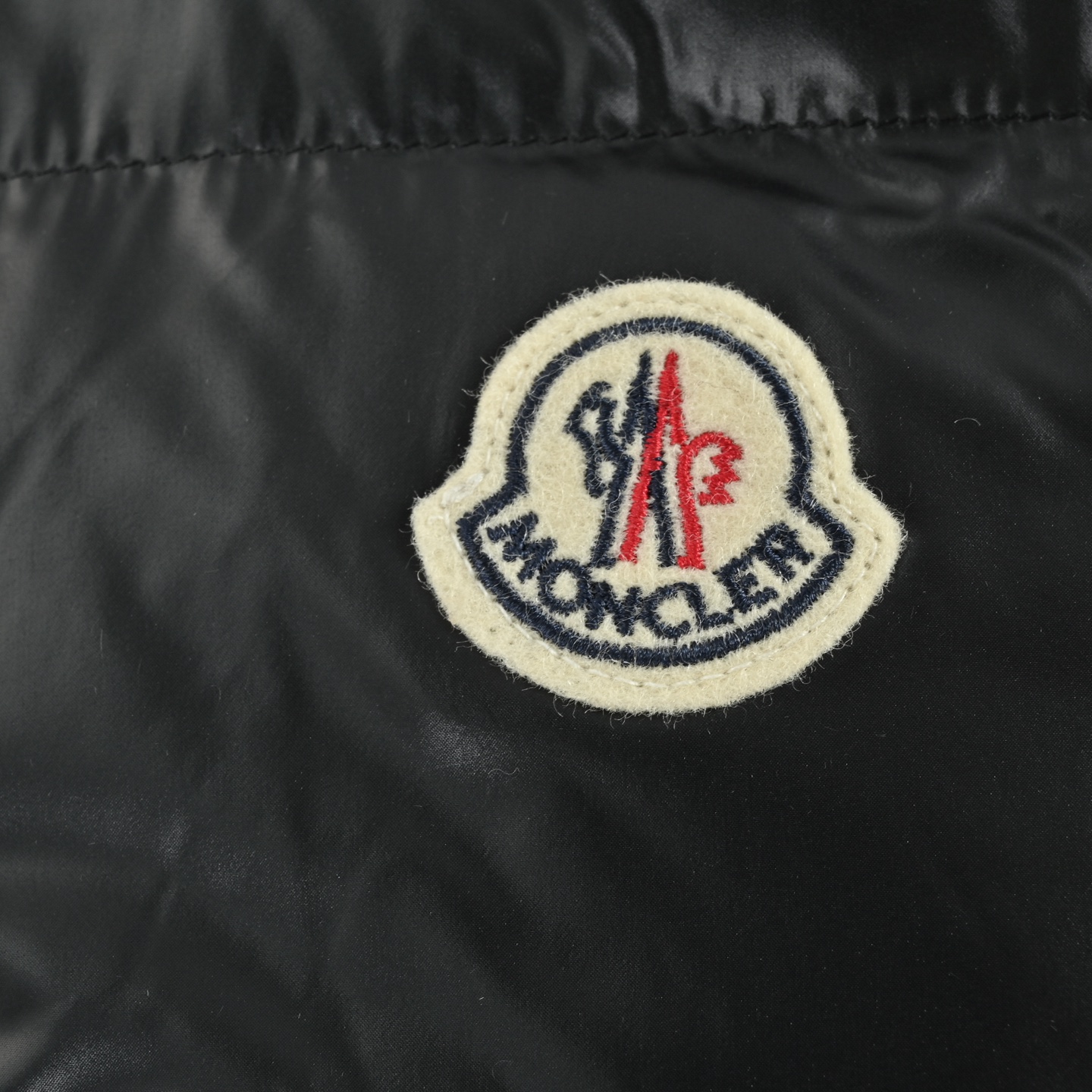Moncler/蒙口 25F Verone可拆卸双面羽绒服黑色 卡其 米白