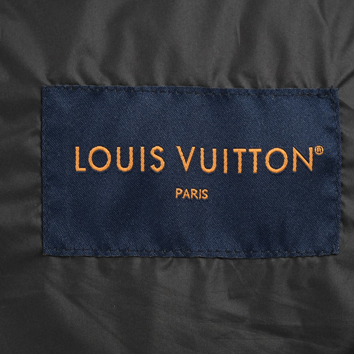 Louis Vuitton/路易威登 袖章暗纹浮雕拼接羽绒服