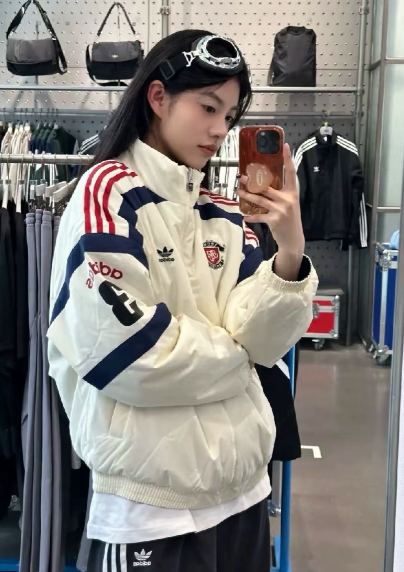 #Adidas/阿迪达斯 originals 双面穿运动棉服上身效果
