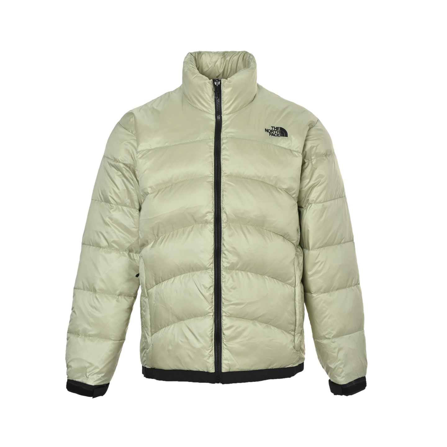 本地自取: The North Face/北面 光电子内胆羽绒服 北面日版 700羽绒夹克已正式亮相 今年的主打是 轻 闪亮 银白色的轻质尼龙面料在晚上街头的路灯照射下 呈现一种珍珠白的光泽效果 24AW 定织订染10D亮面格子布 400t防跑绒胆布 国标80白鸭绒填充 纽扣 拉盼原版logo 可收紧下摆三标水洗齐全
