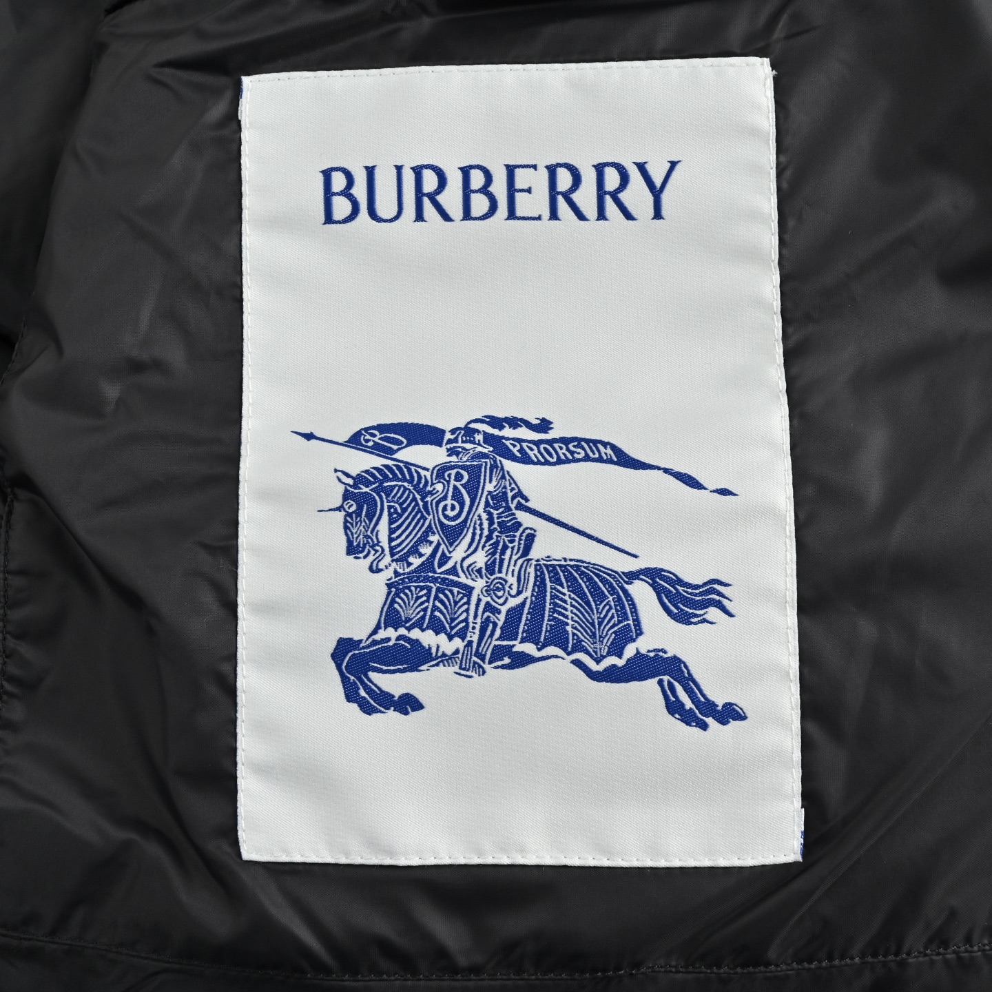 Burberry/巴宝莉 可拆袖帽格纹连帽羽绒服