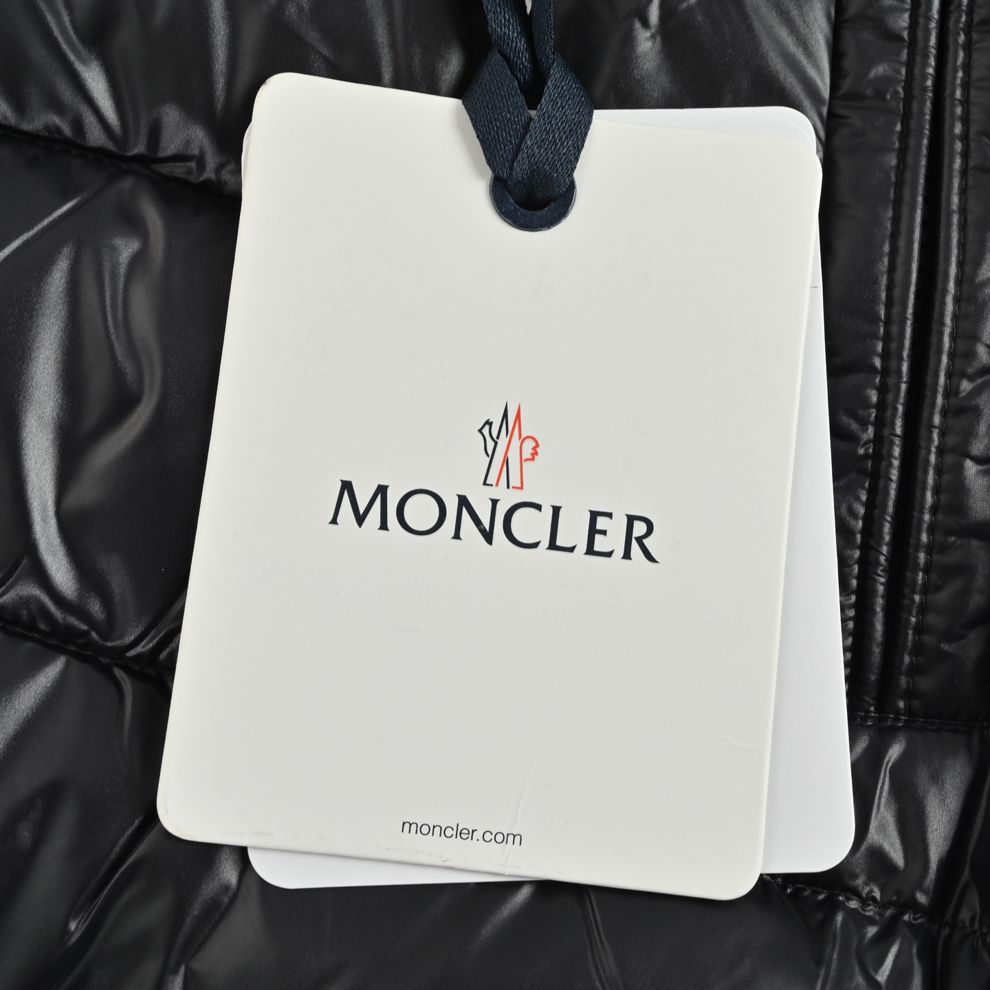 Moncler/蒙口 25Fw胸口斜拉链限定黄标羽绒服 黑色