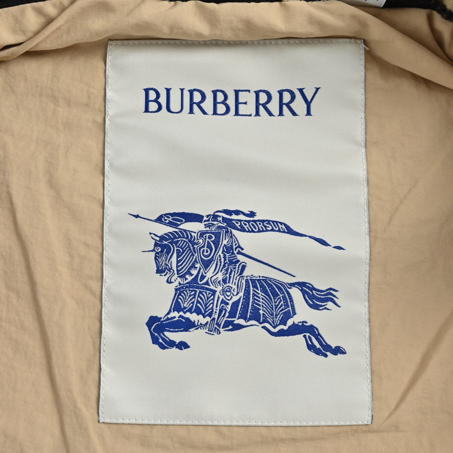 Burberry/巴宝莉 25Fw 格纹束腰连帽夹克外套