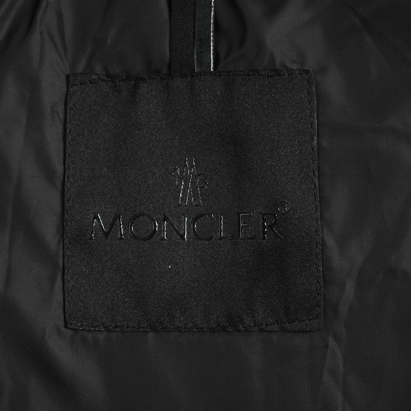 Moncle/蒙口 25Fw拼接连帽羽绒服 黑色 米白