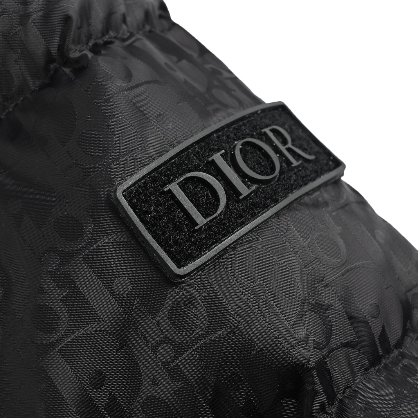 Dior/迪奥 经典暗纹老花立领羽绒服 Dior这款Oblique暗纹羽绒服 黑色尼龙提花面