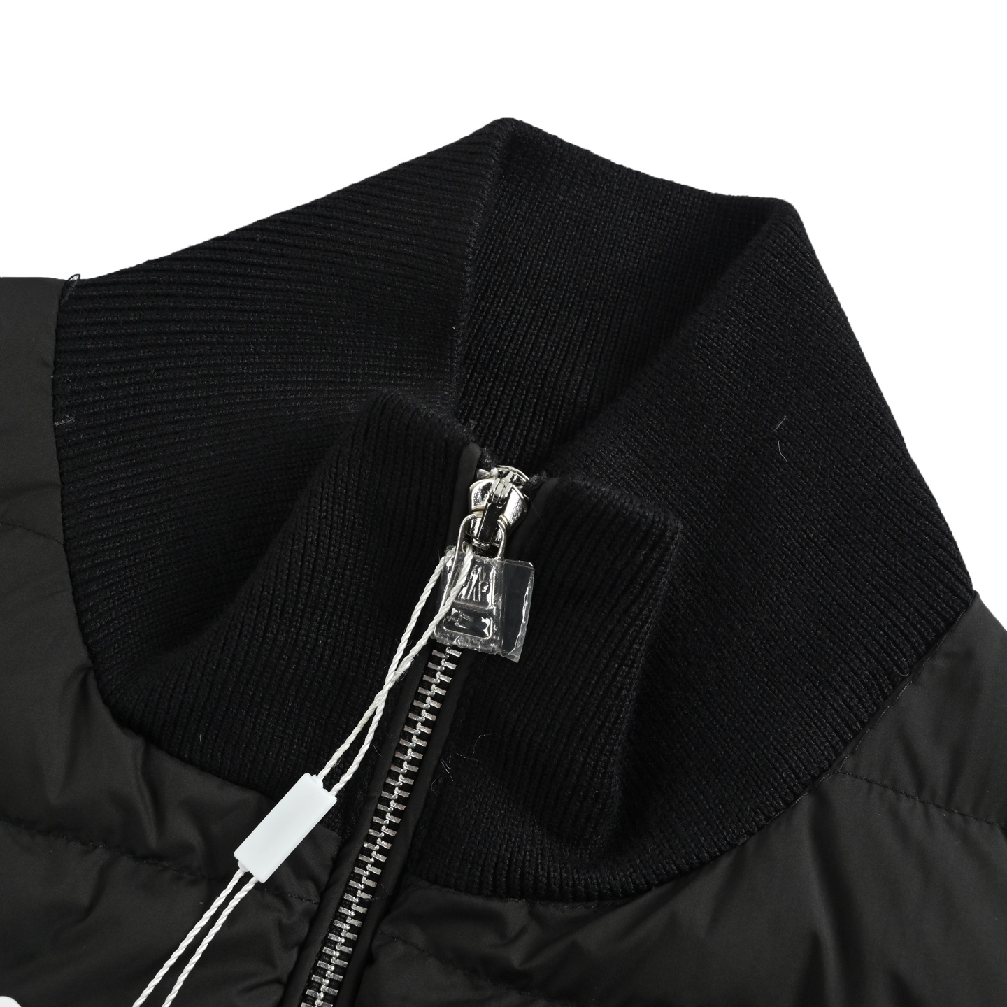 Moncler/蒙口 25Fw 皮口袋针织拼接羽绒外套 Moncler经典针织拼接羽绒服