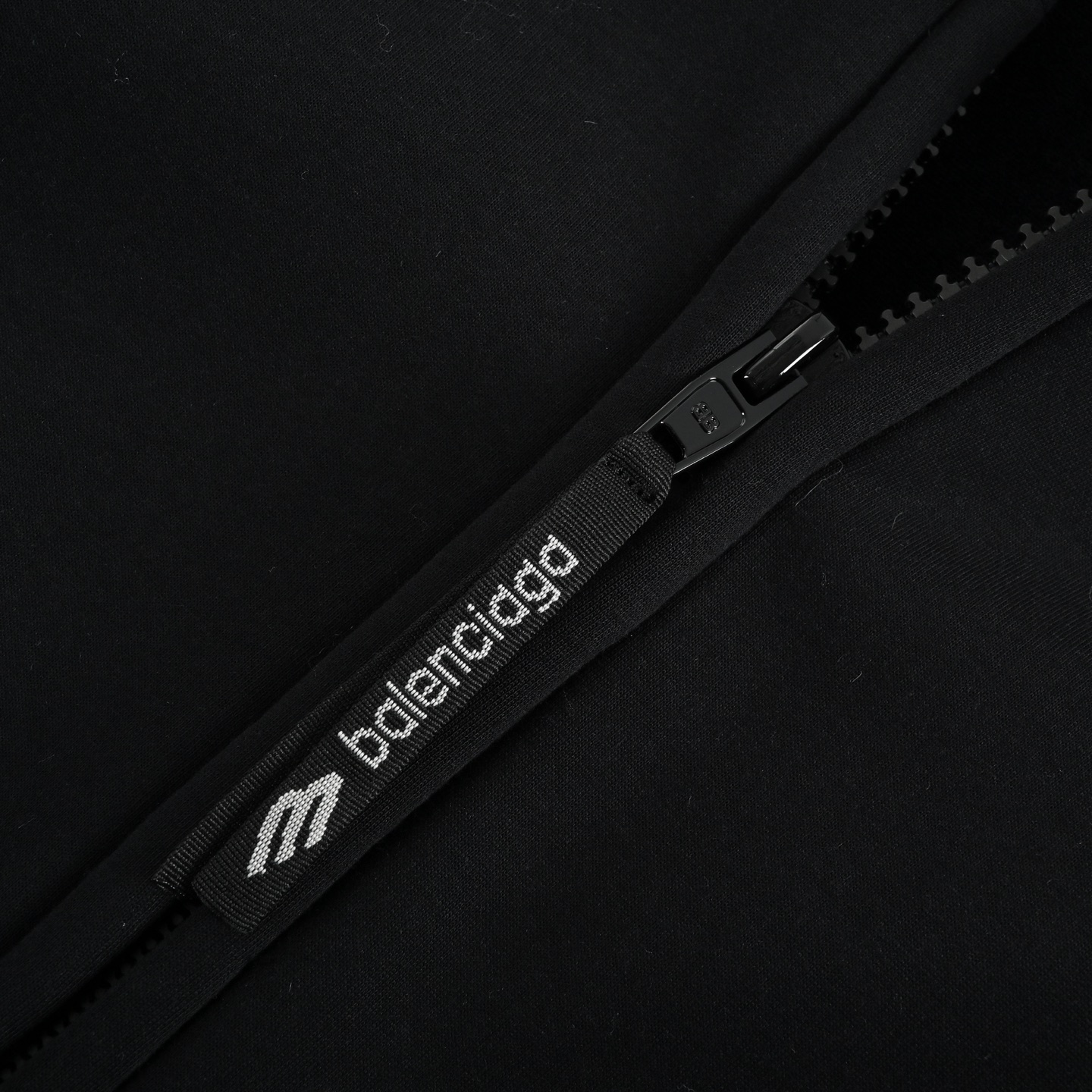 Balenciaga/巴黎世家 3B字母天鹅绒连帽外套